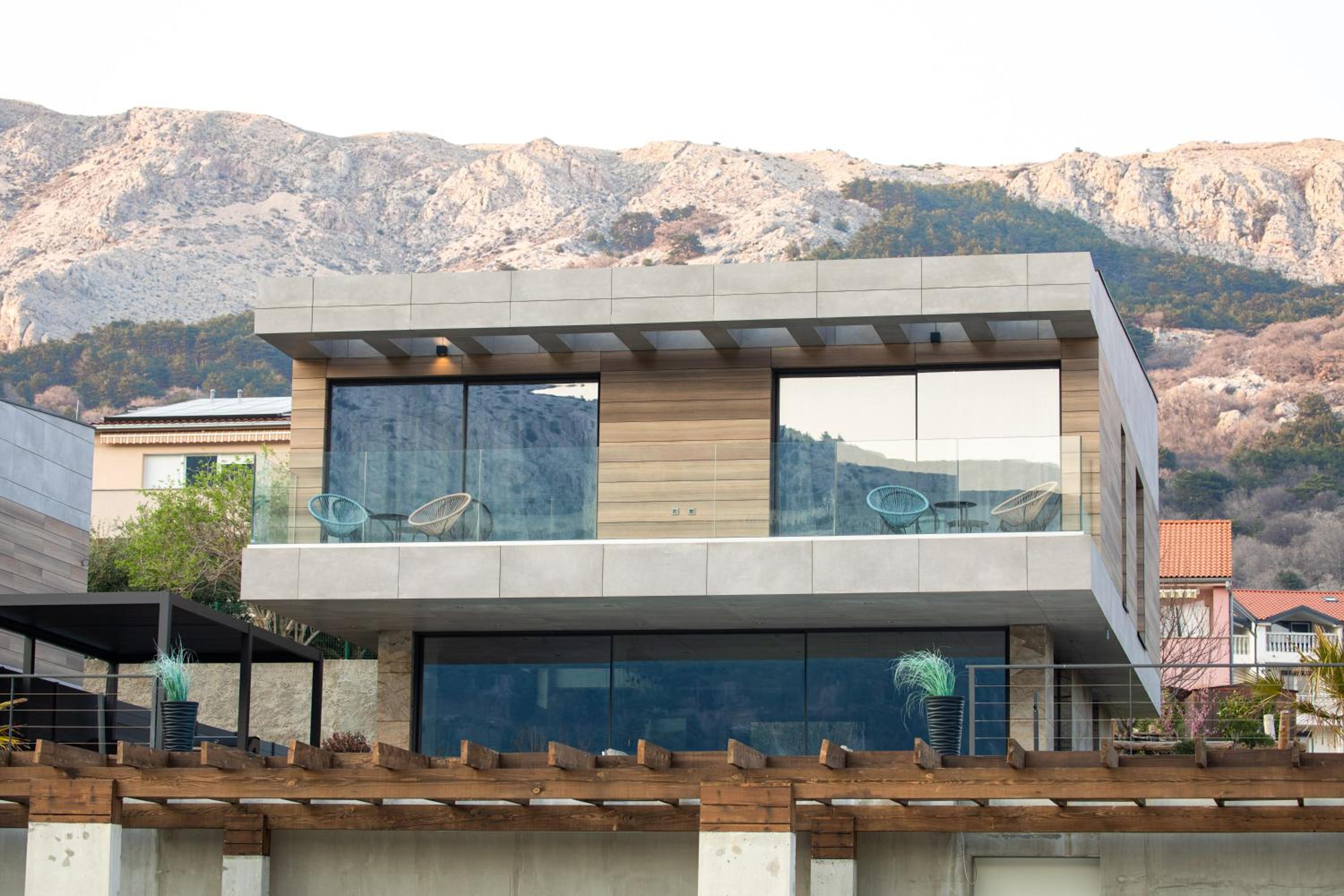 Luxury villa Lorkia with sauna and jacuzzi view 2