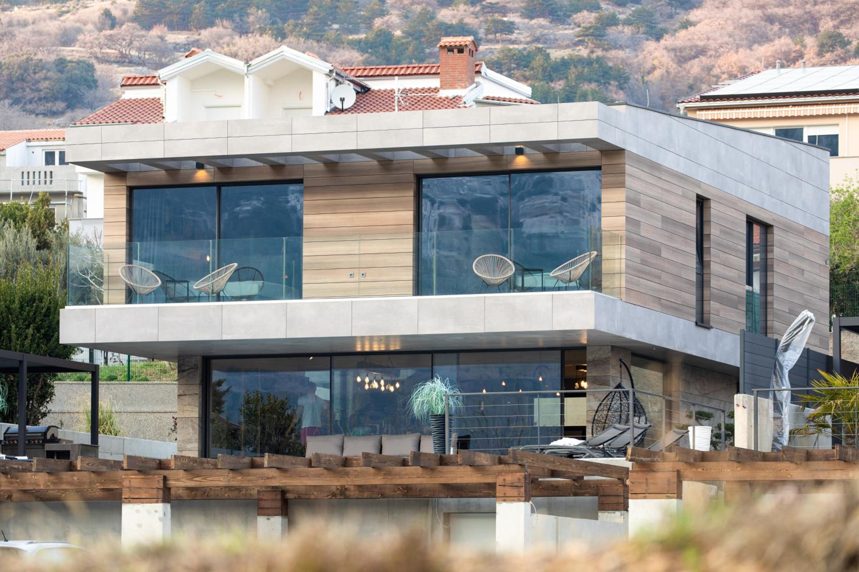 Luxury villa Lorkia with sauna and jacuzzi view 3