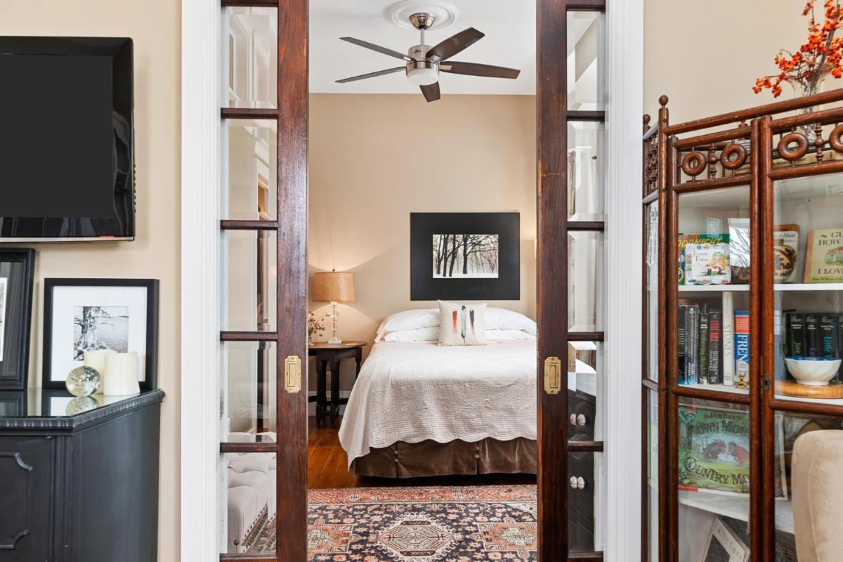 The 1885 Suites
