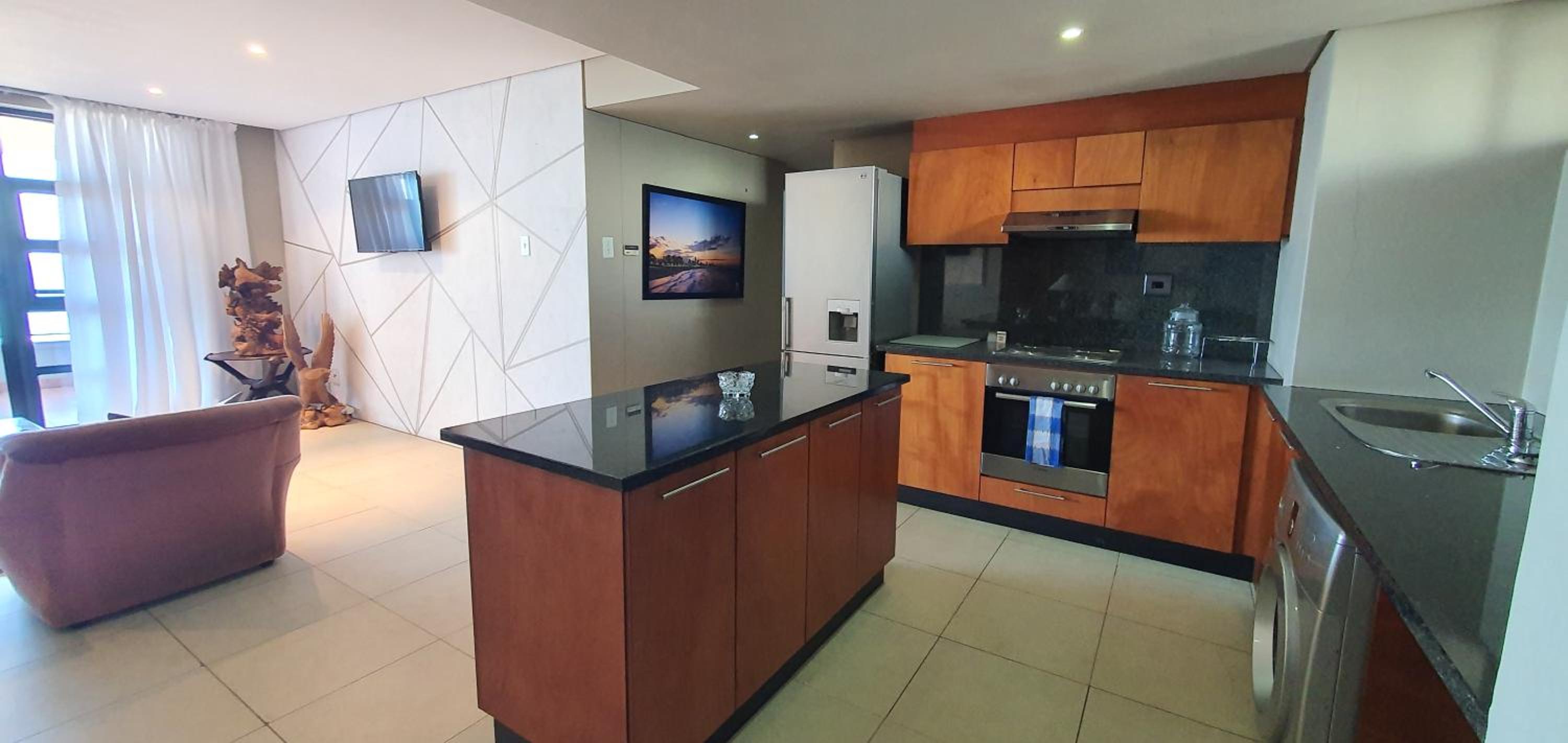 Accommodation Front - Elegant 4 Sleeper with Unbeatable Views view 2