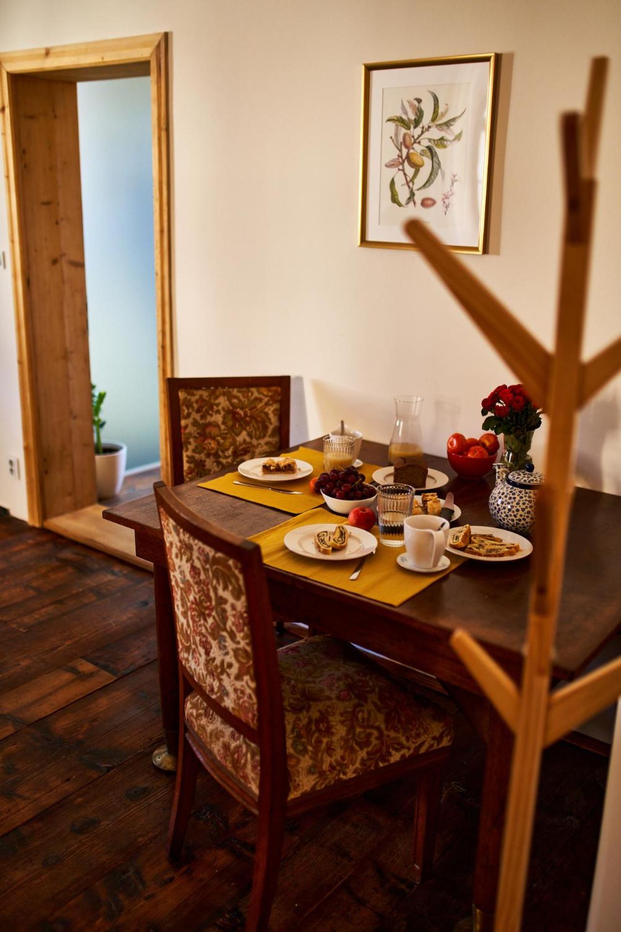 Baroque chaplain house Kaplanka 1796 A. D. - historical luxury apts in Bohemian Paradise