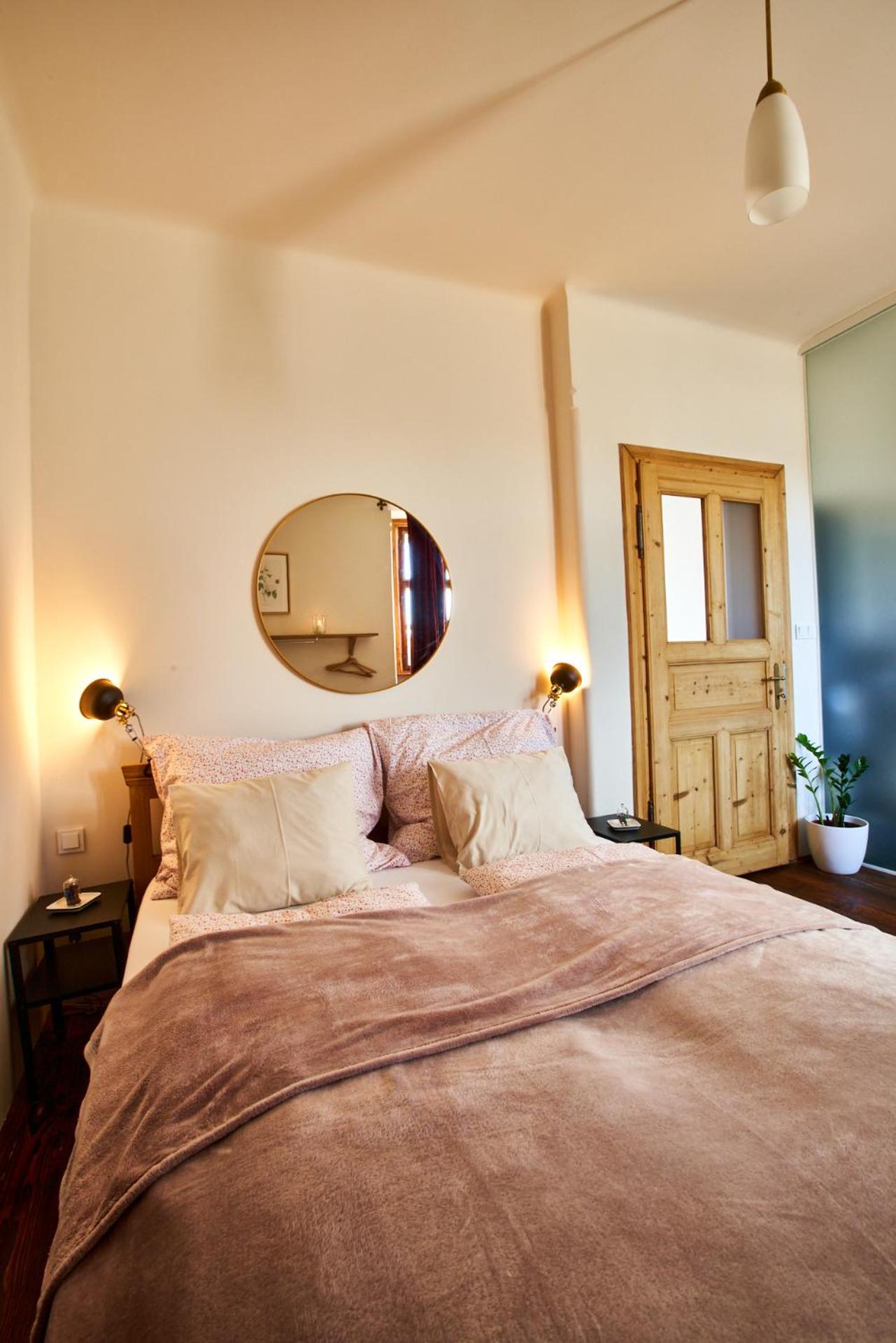Baroque chaplain house Kaplanka 1796 A. D. - historical luxury apts in Bohemian Paradise