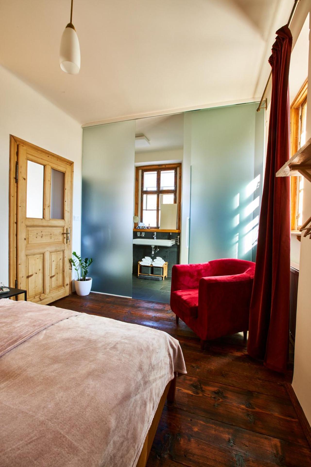 Baroque chaplain house Kaplanka 1796 A. D. - historical luxury apts in Bohemian Paradise