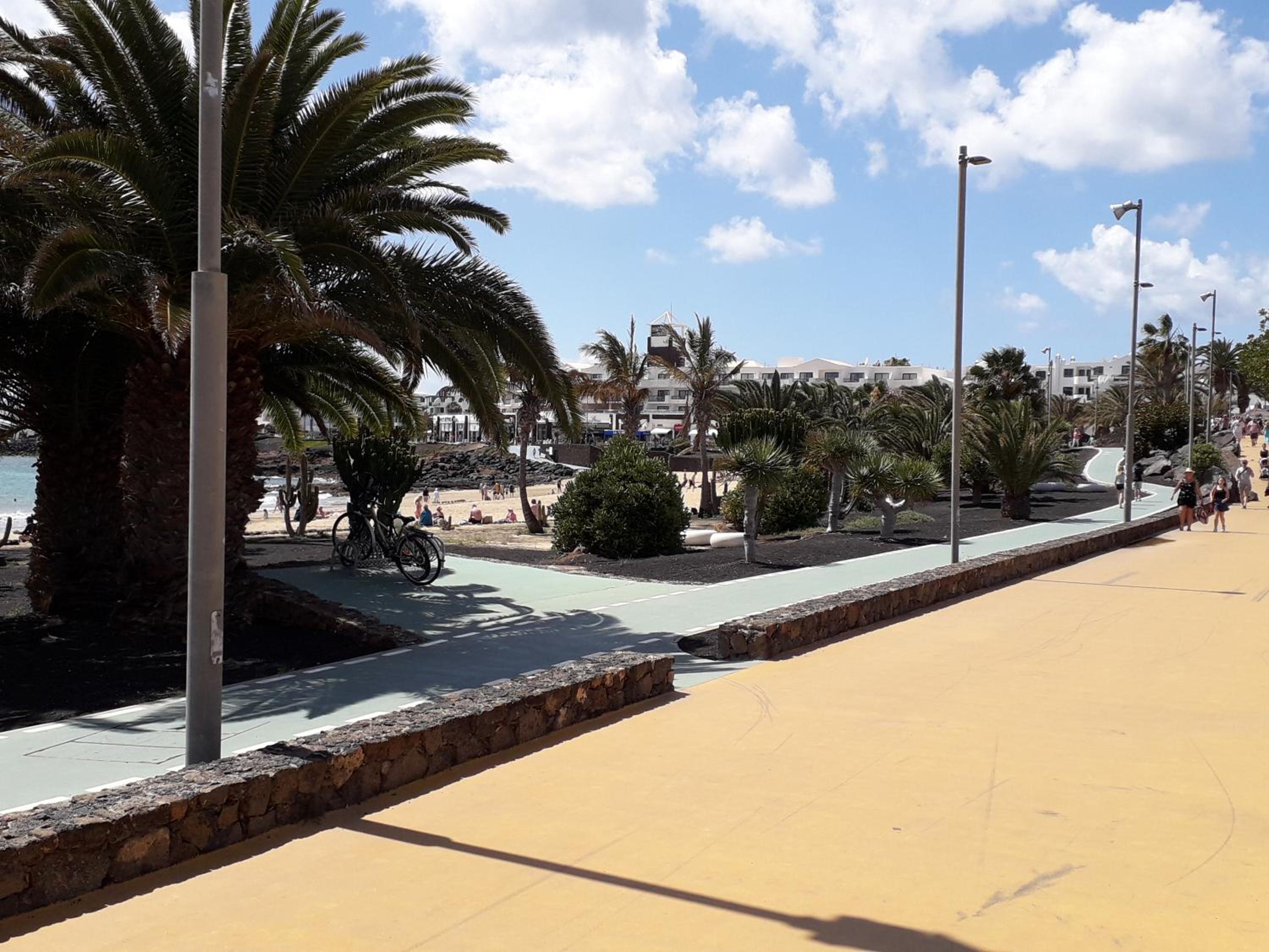 Sunny self-catering apartment Costa Teguise, Lanzarote, Spain view 2