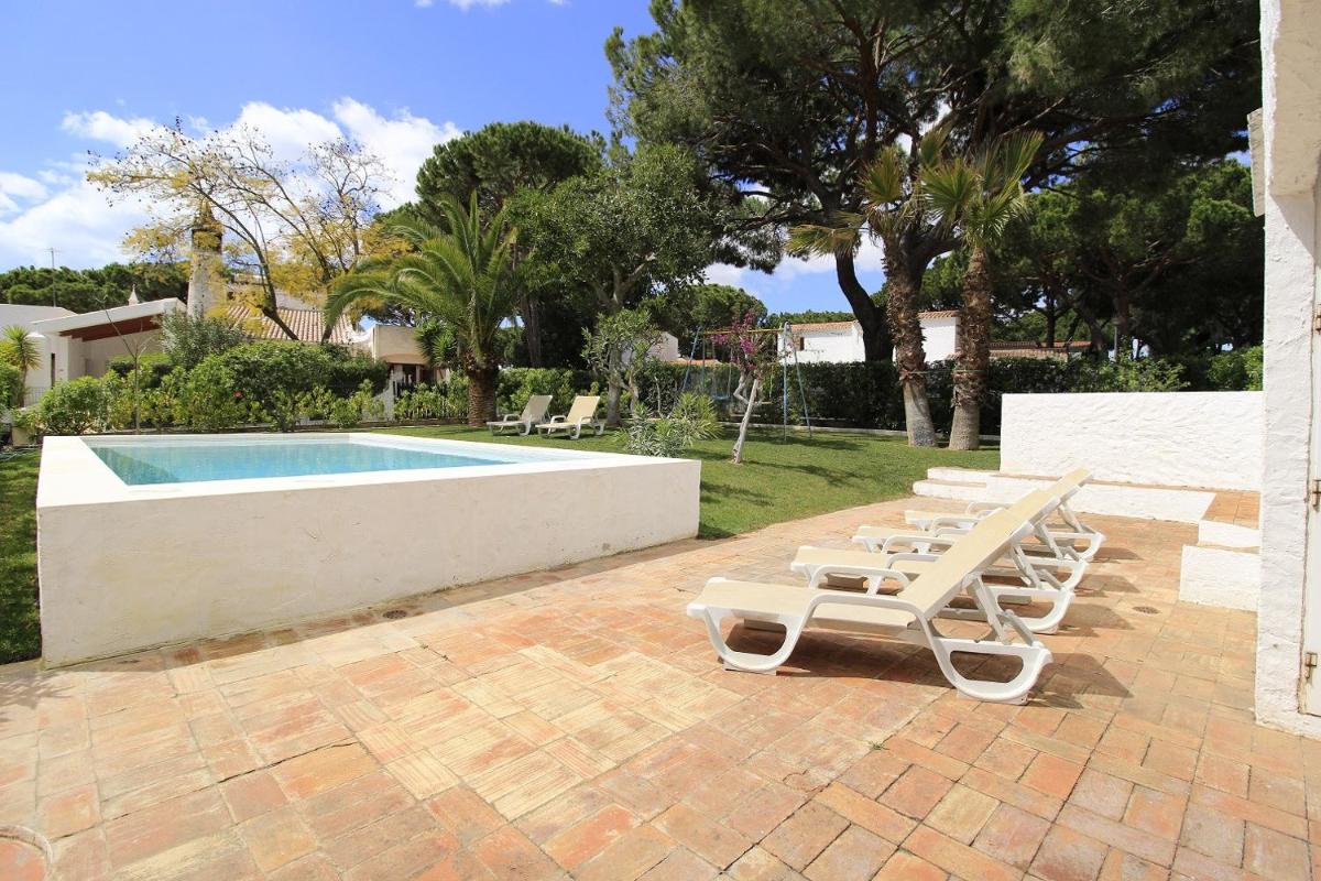 Albufeira Traditional Villa With Pool by Homing view 3