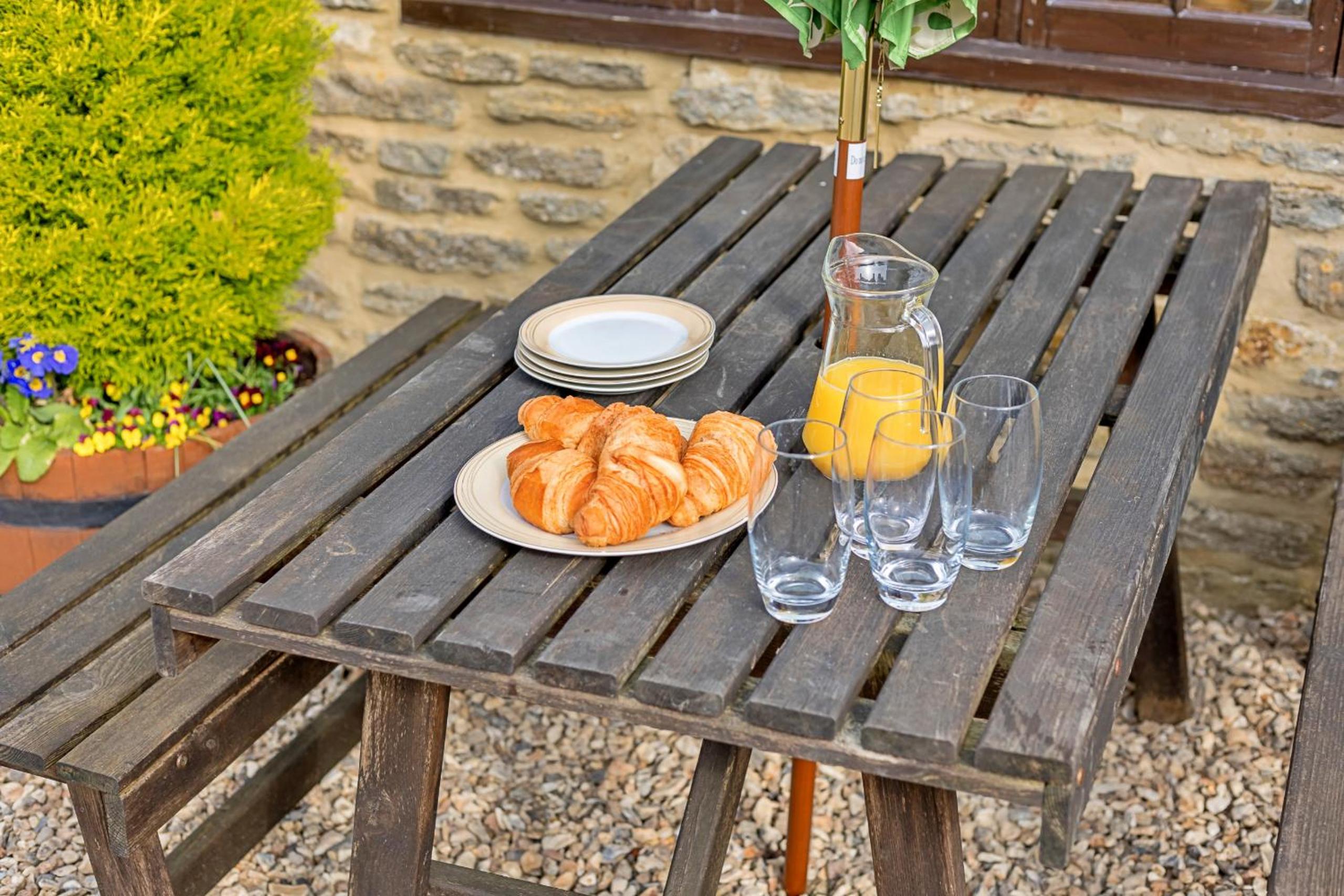 Finest Retreats - Fives Court Cottage view 5