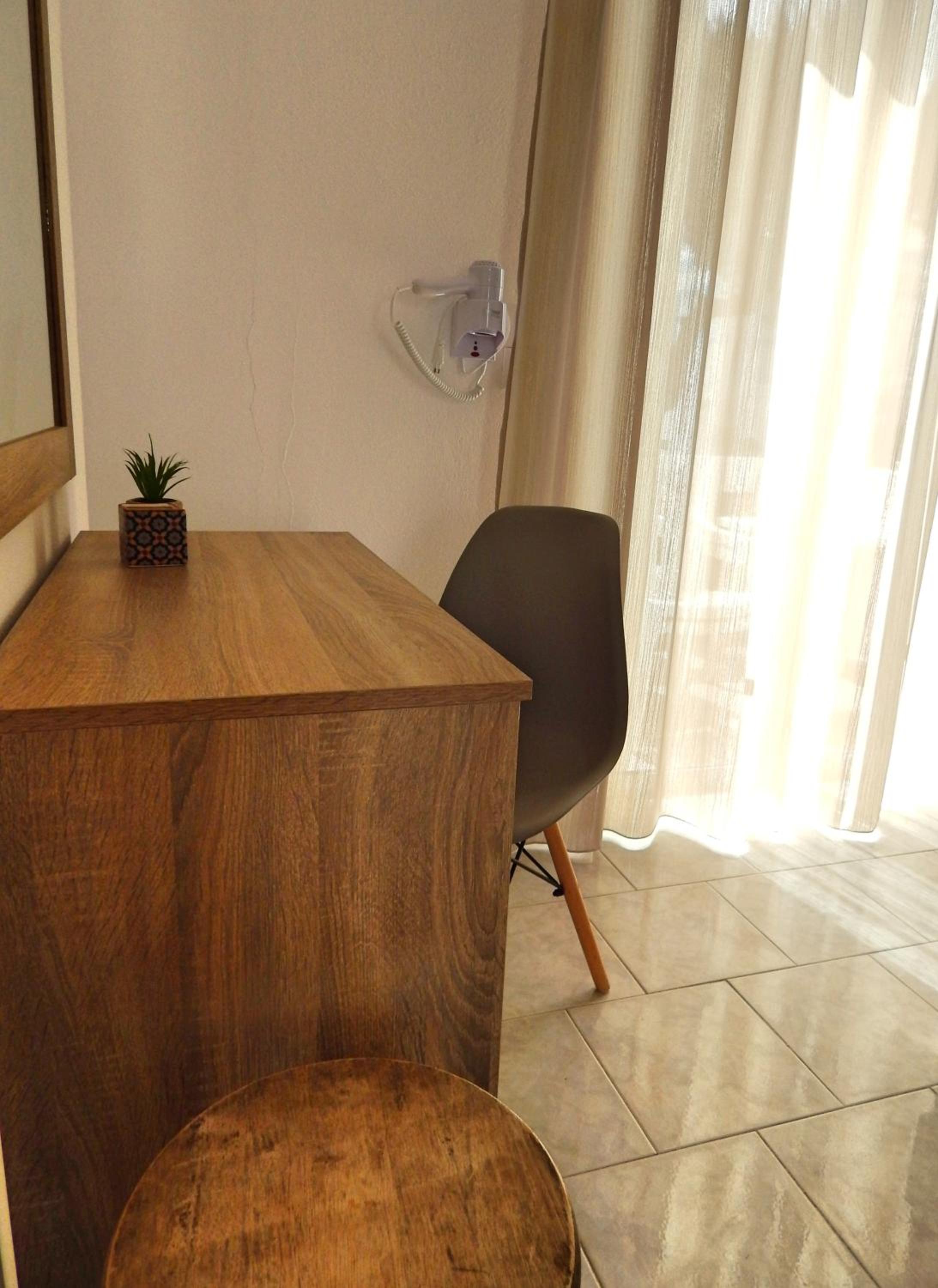 POLITIS STUDIOS