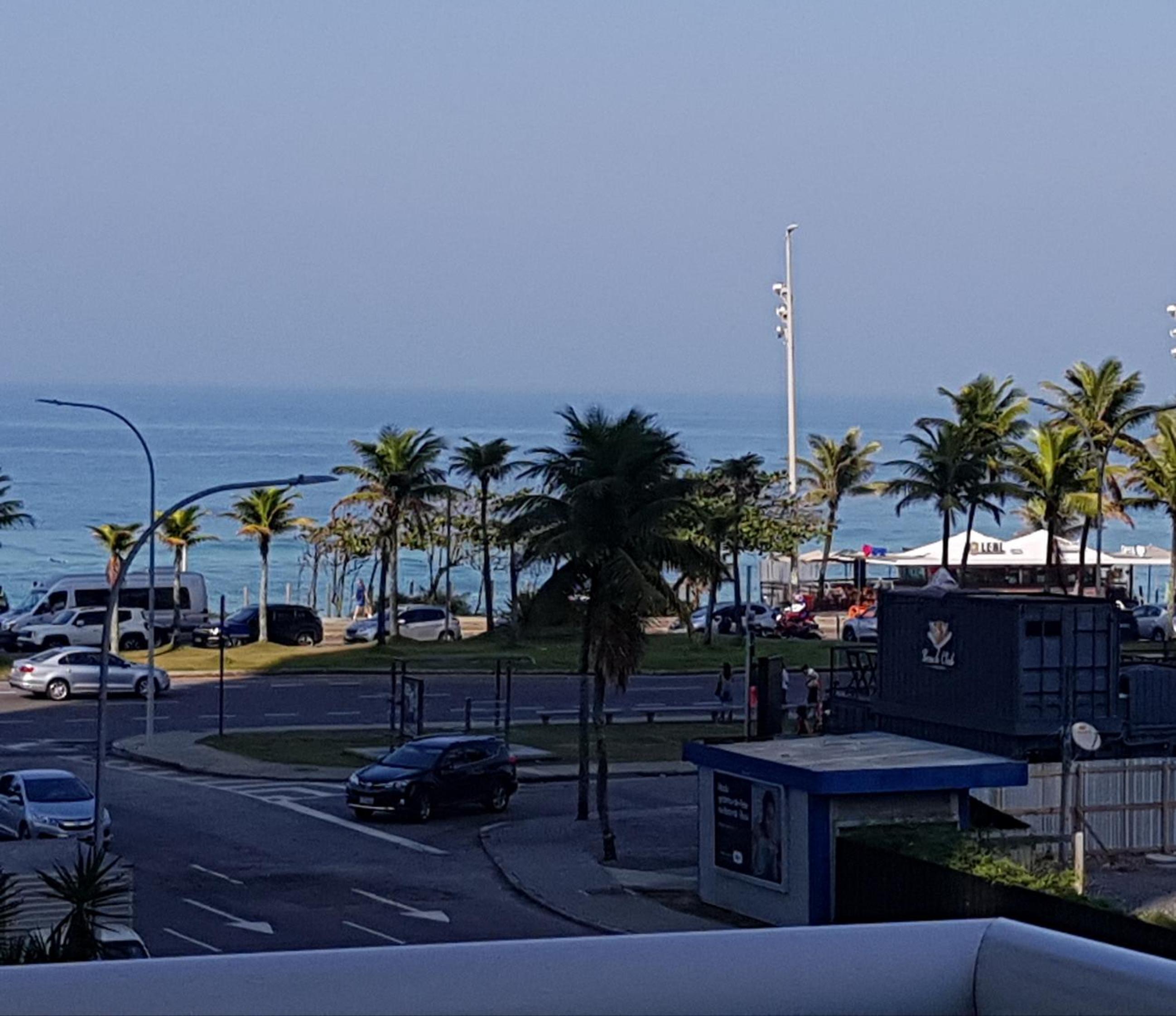Apartamento beira-mar posto 5 Barra da Tijuca
