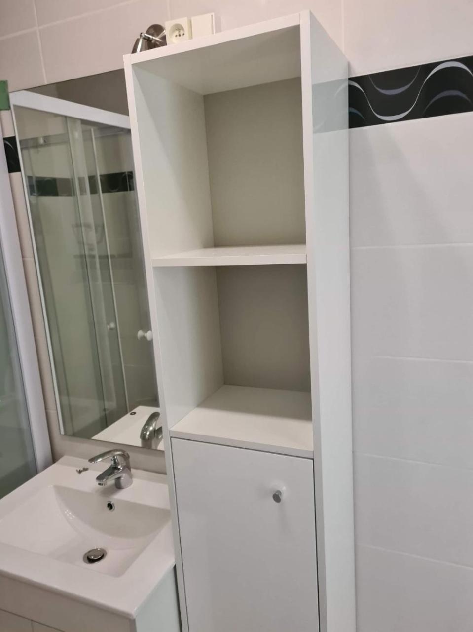 Appartement avec parking 50 m de la mer view 3