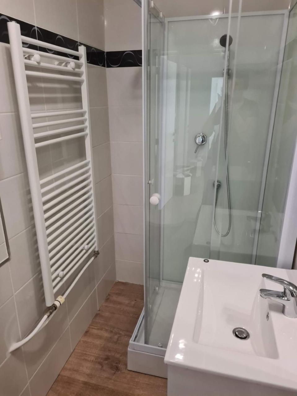Appartement avec parking 50 m de la mer view 4