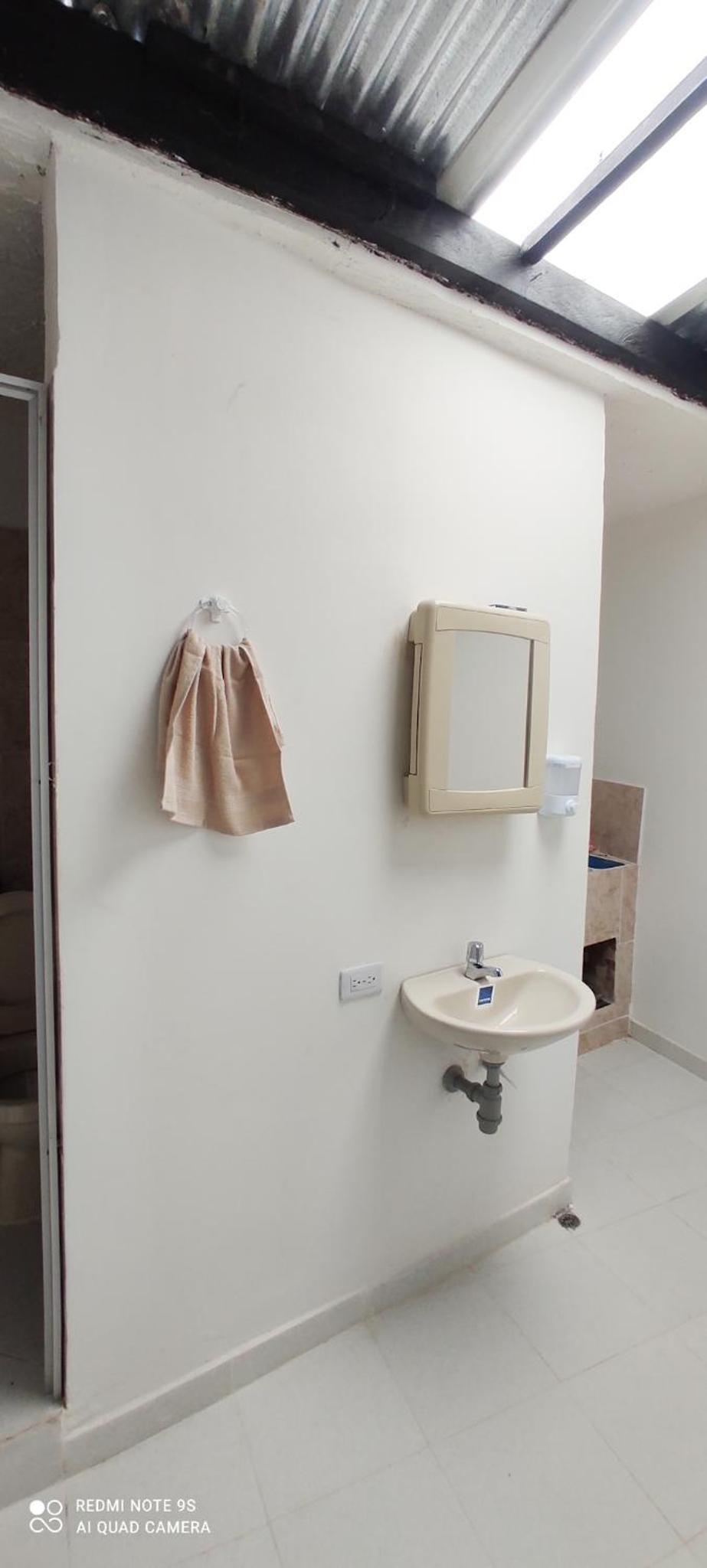 Hermoso apartamento con servicios y garaje.