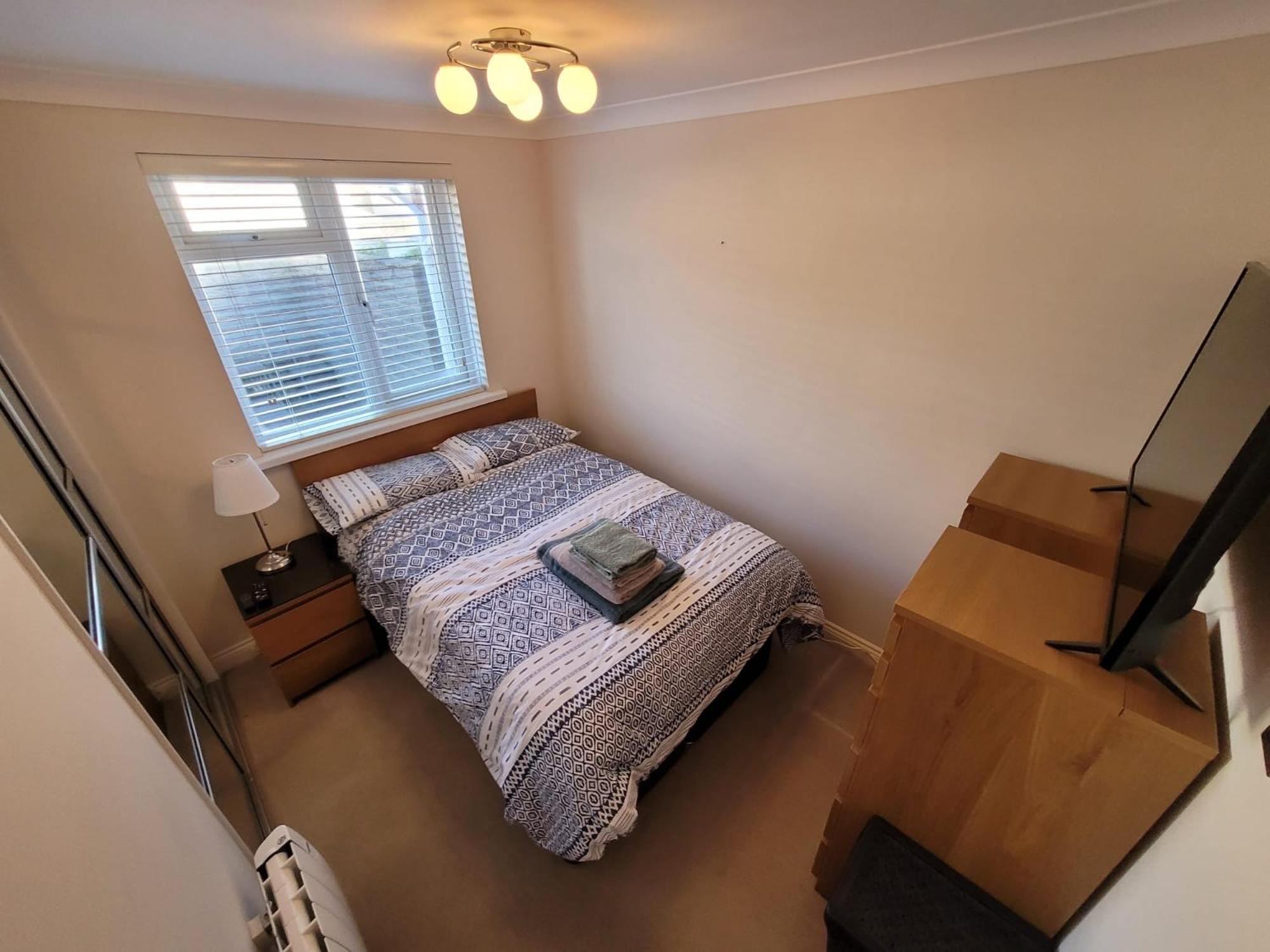 The Mumbles - Bungalow - 2 Bedrooms - Pet Friendly view 4