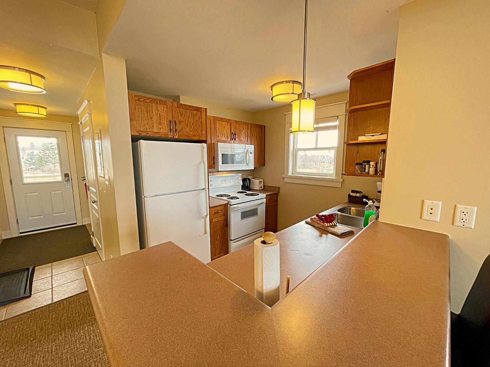 Spacious Blue Mountain 2 Storey - Wifi, Pool, Close to the Village & Golf