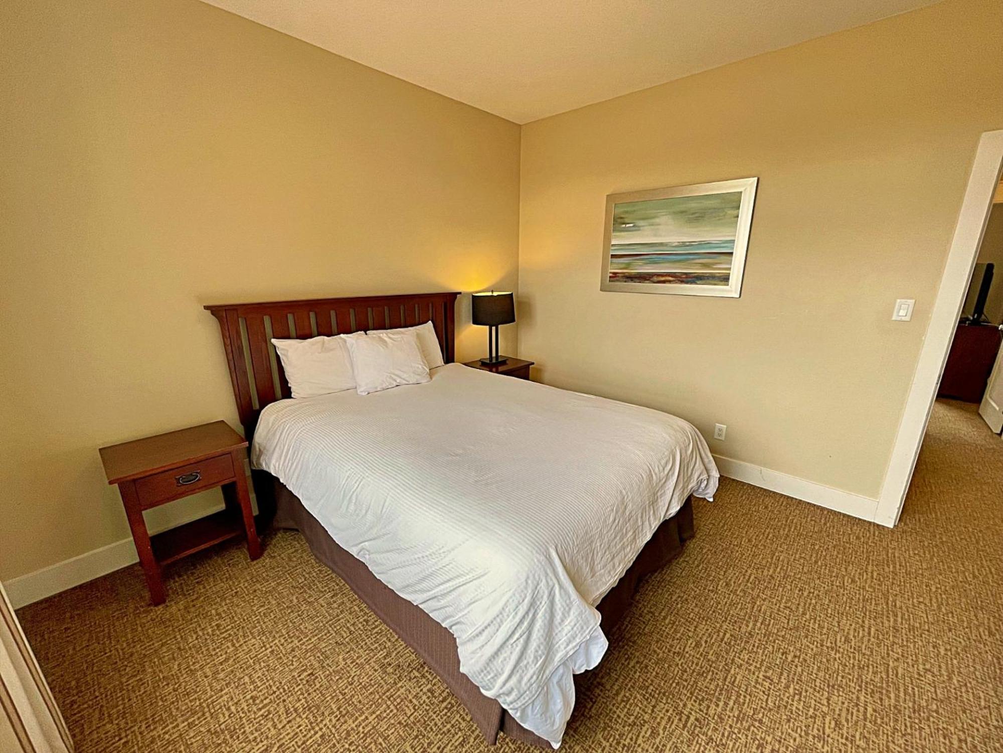 Spacious Blue Mountain 2 Storey - Wifi, Pool, Close to the Village & Golf