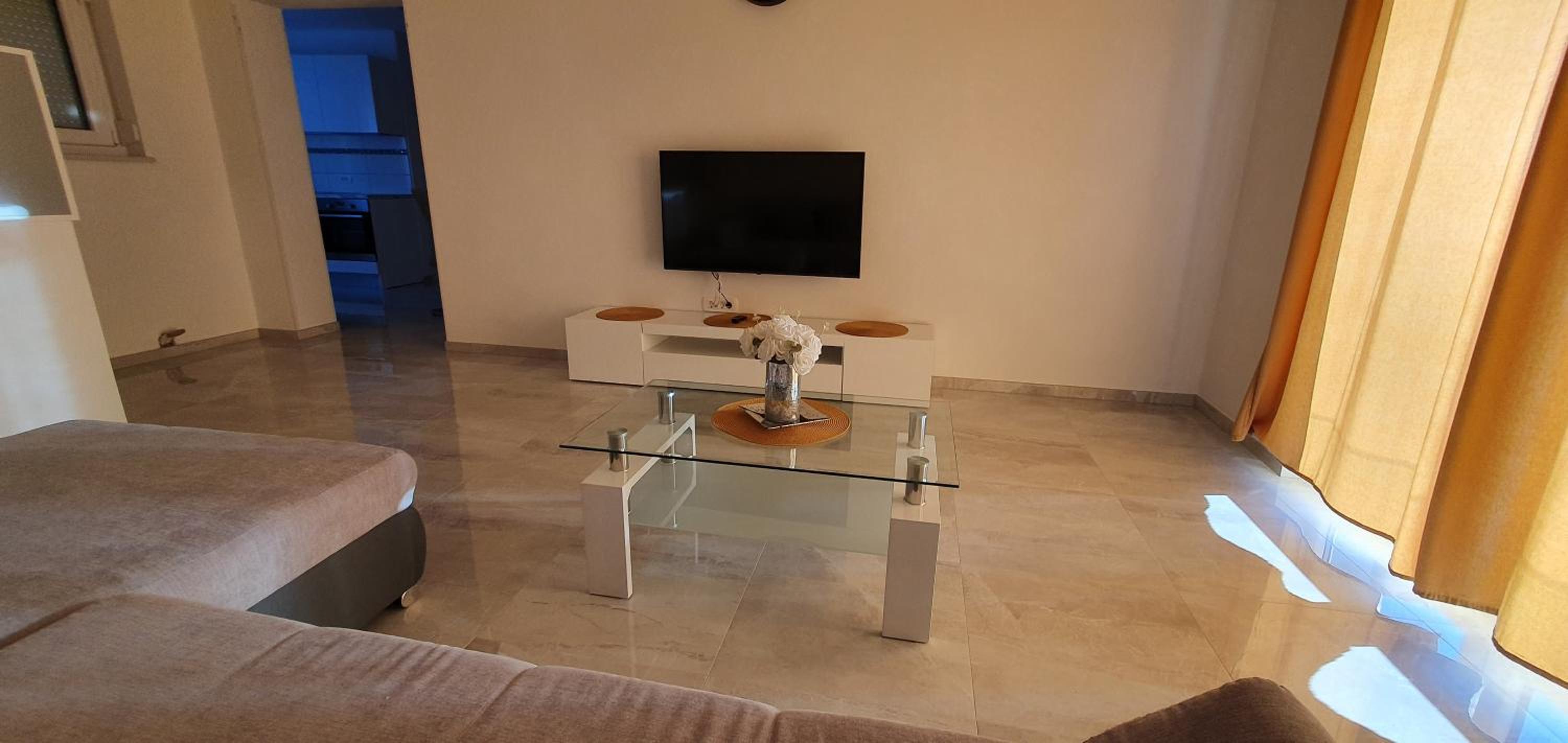 Apartmani Naomi&Leo view 3