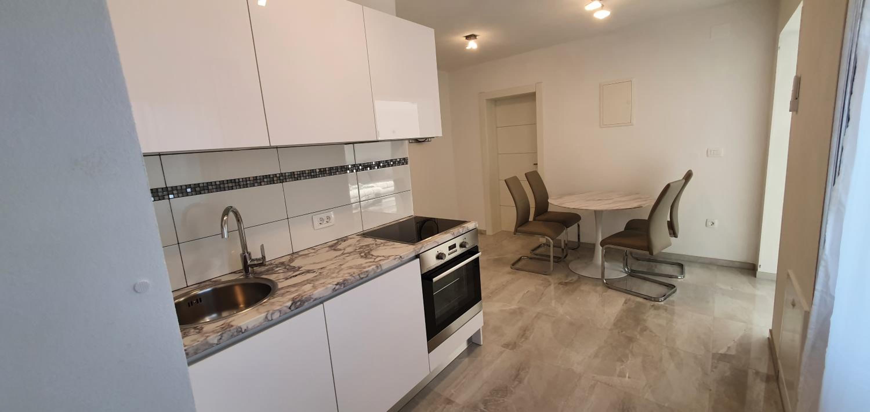 Apartmani Naomi&Leo view 5
