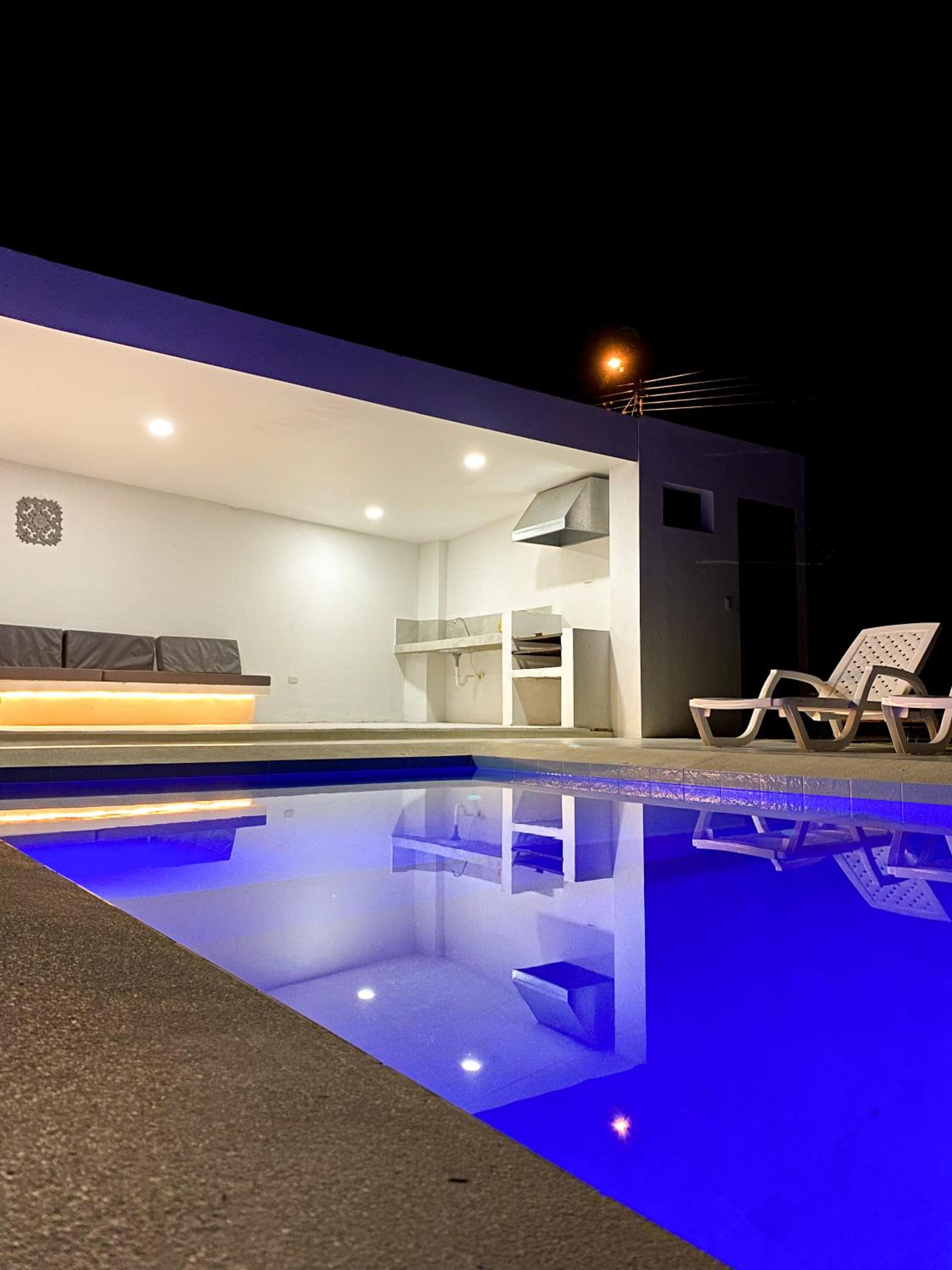 CASA MONTEBELLO CON PISCINA PRIVADA EN LA MESA