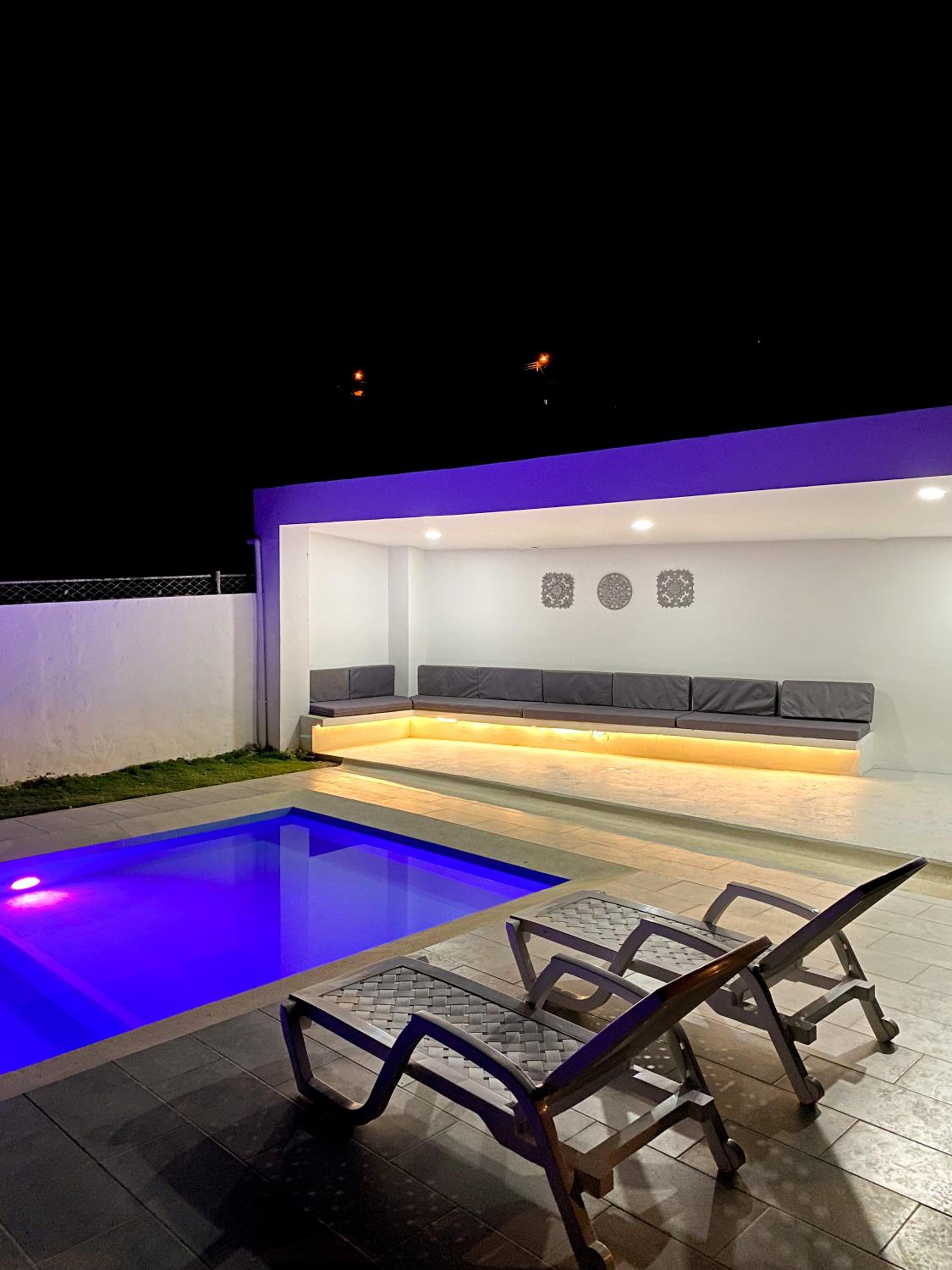 CASA MONTEBELLO CON PISCINA PRIVADA EN LA MESA