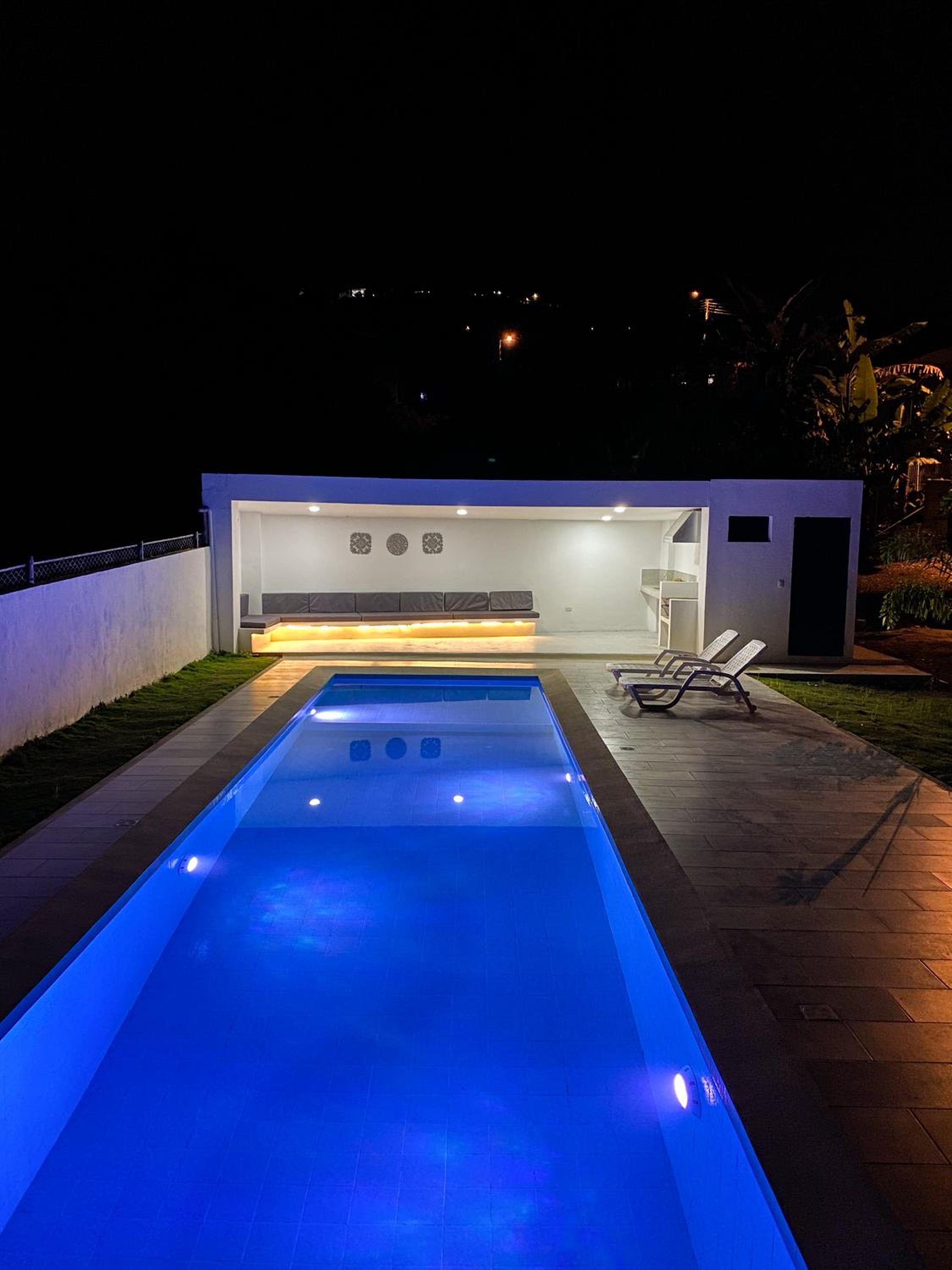 CASA MONTEBELLO CON PISCINA PRIVADA EN LA MESA