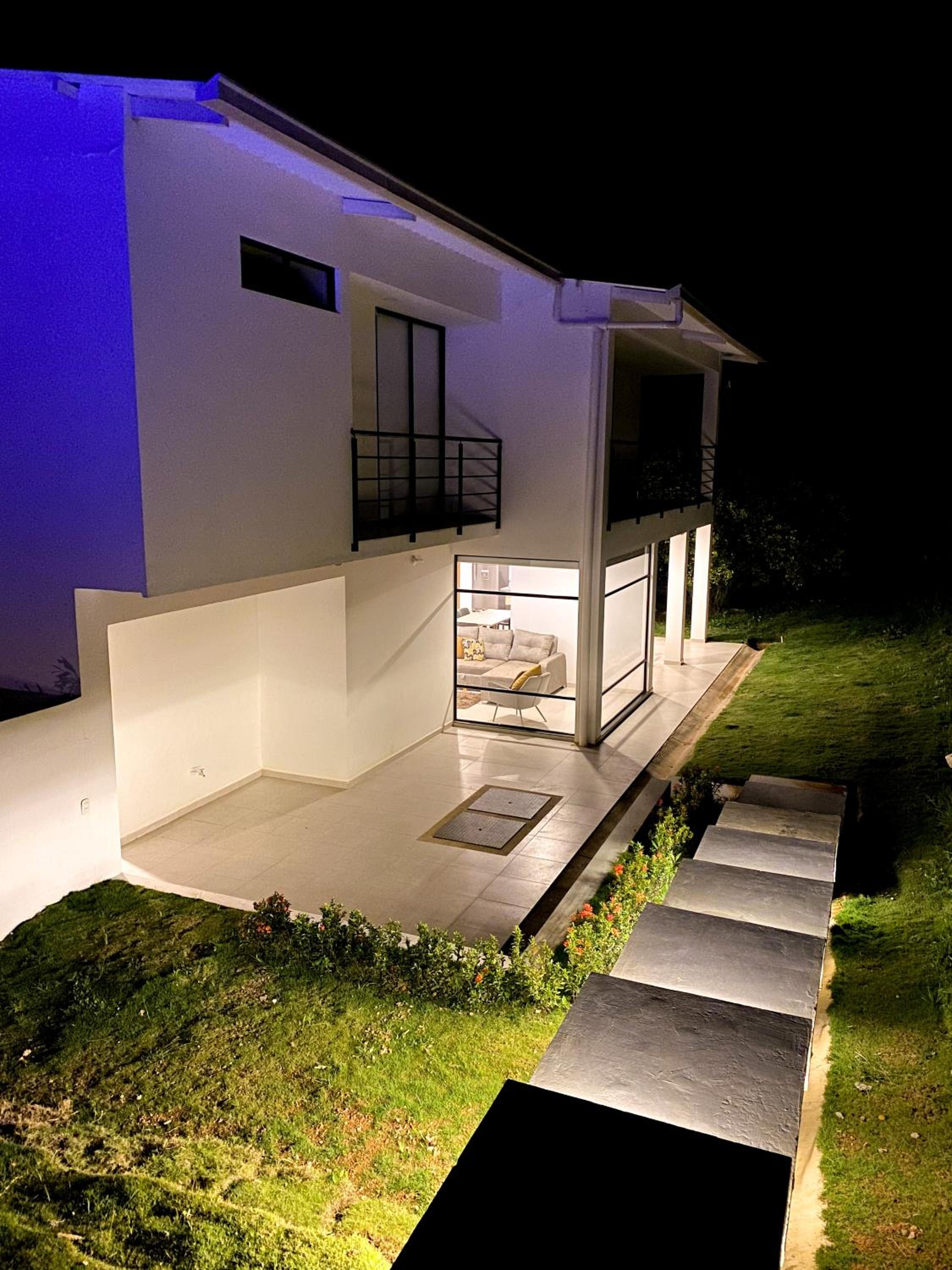 CASA MONTEBELLO CON PISCINA PRIVADA EN LA MESA