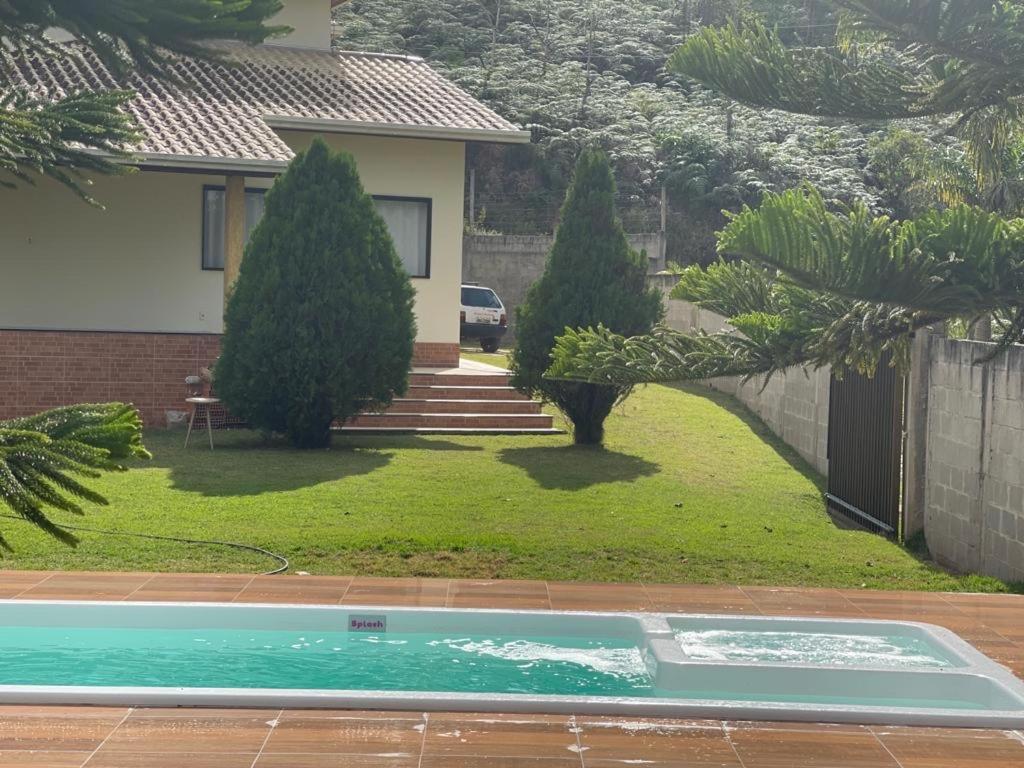 Região de Pedra Azul casa Amarela