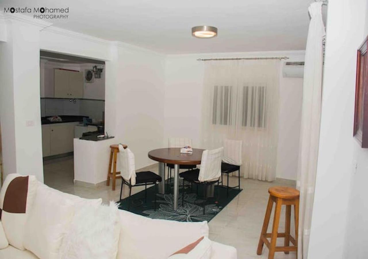 Modern 3 Bedroom Apartment Walk to Cafés & Bookstores