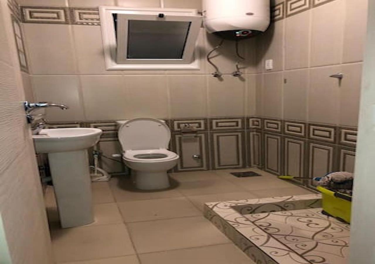 Modern 3 Bedroom Apartment Walk to Cafés & Bookstores