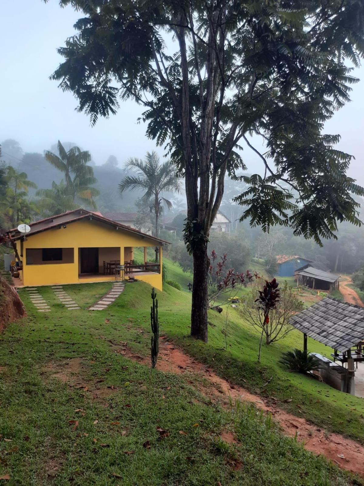 Espaço inteiro: Casa de campo nas montanhas