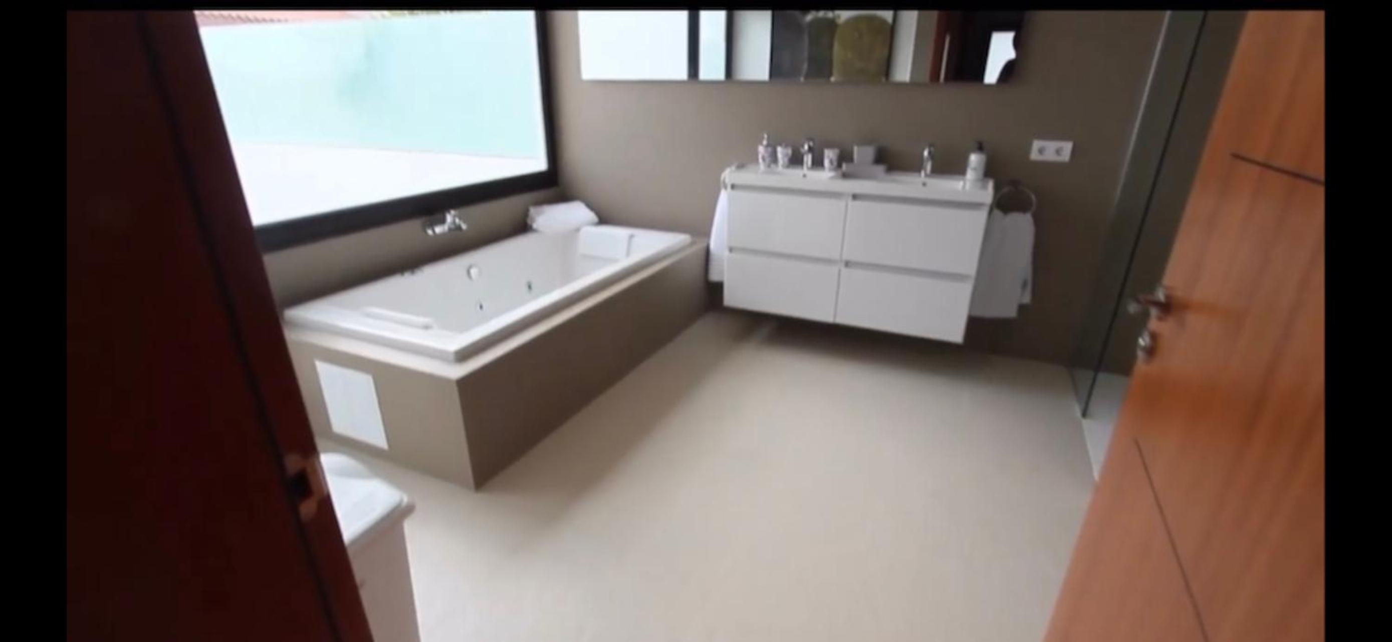 KARAT Villa Esmeralda