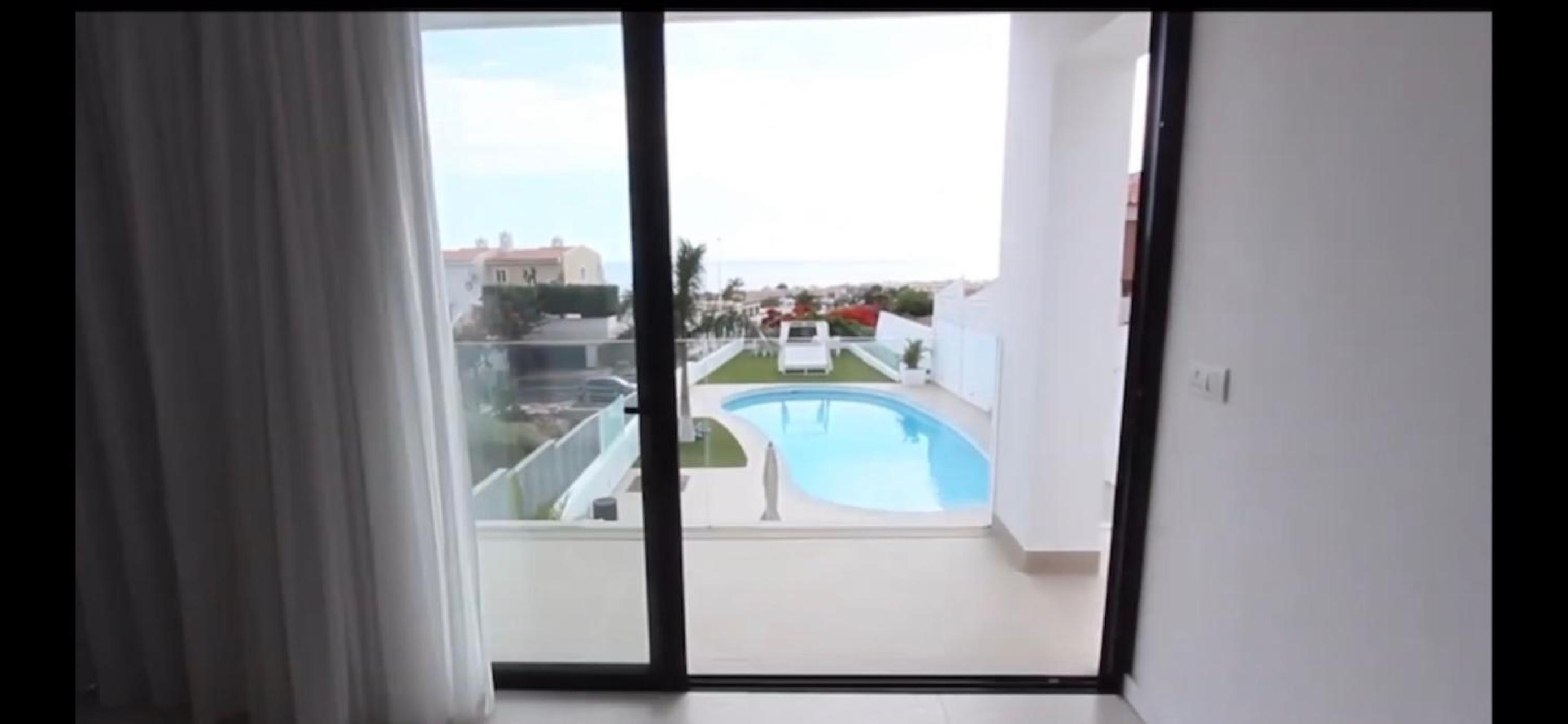 KARAT Villa Esmeralda