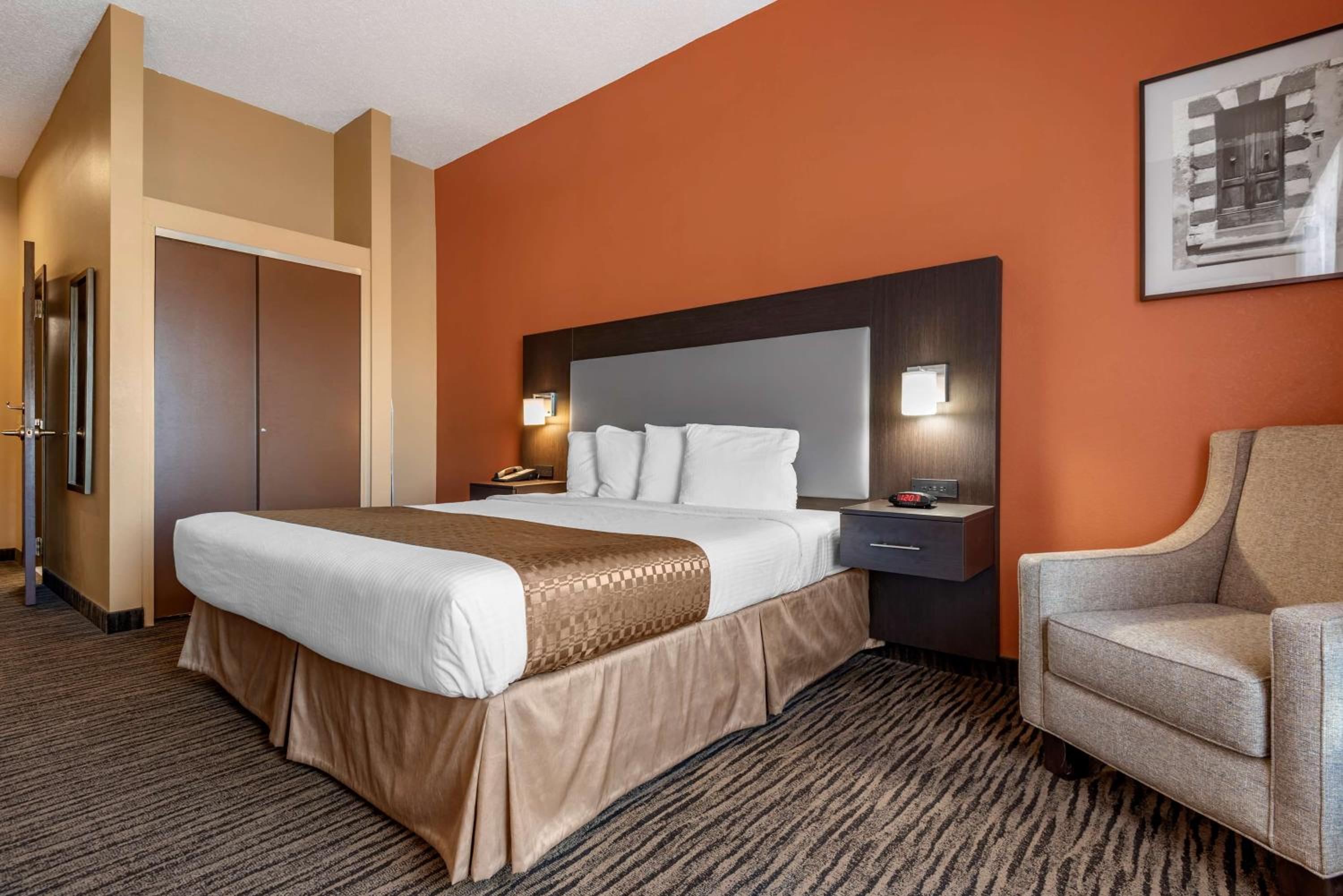 Syracuse Vacations - Best Western the Inn at the Fairgrounds - Property Image 12