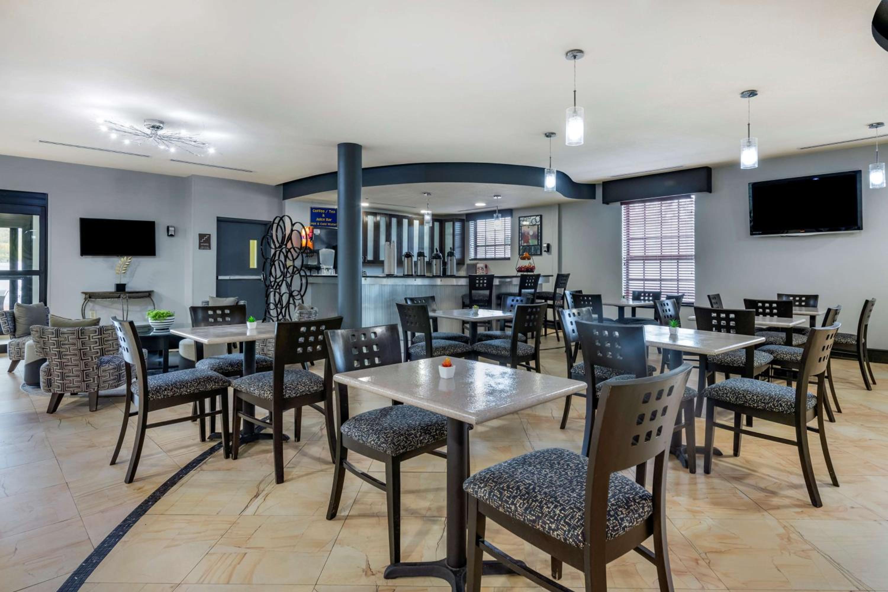 Best Western Plus Bradenton Gateway Hotel - Property Image 7