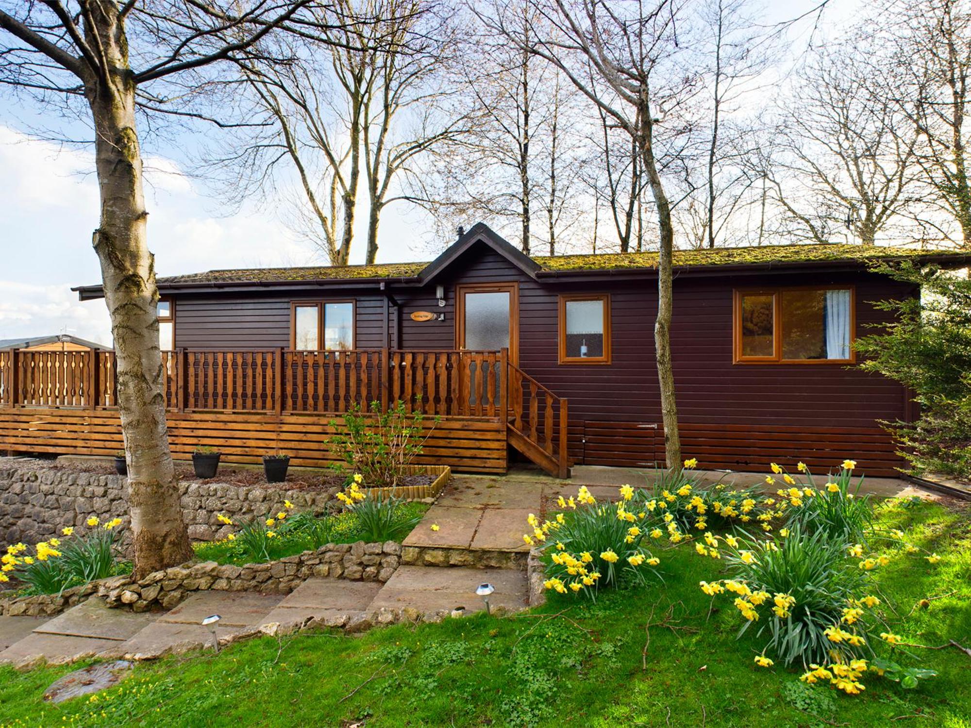 3 Bedroom Lakeview Lodge - Ensuite & Balcony Deck view 4