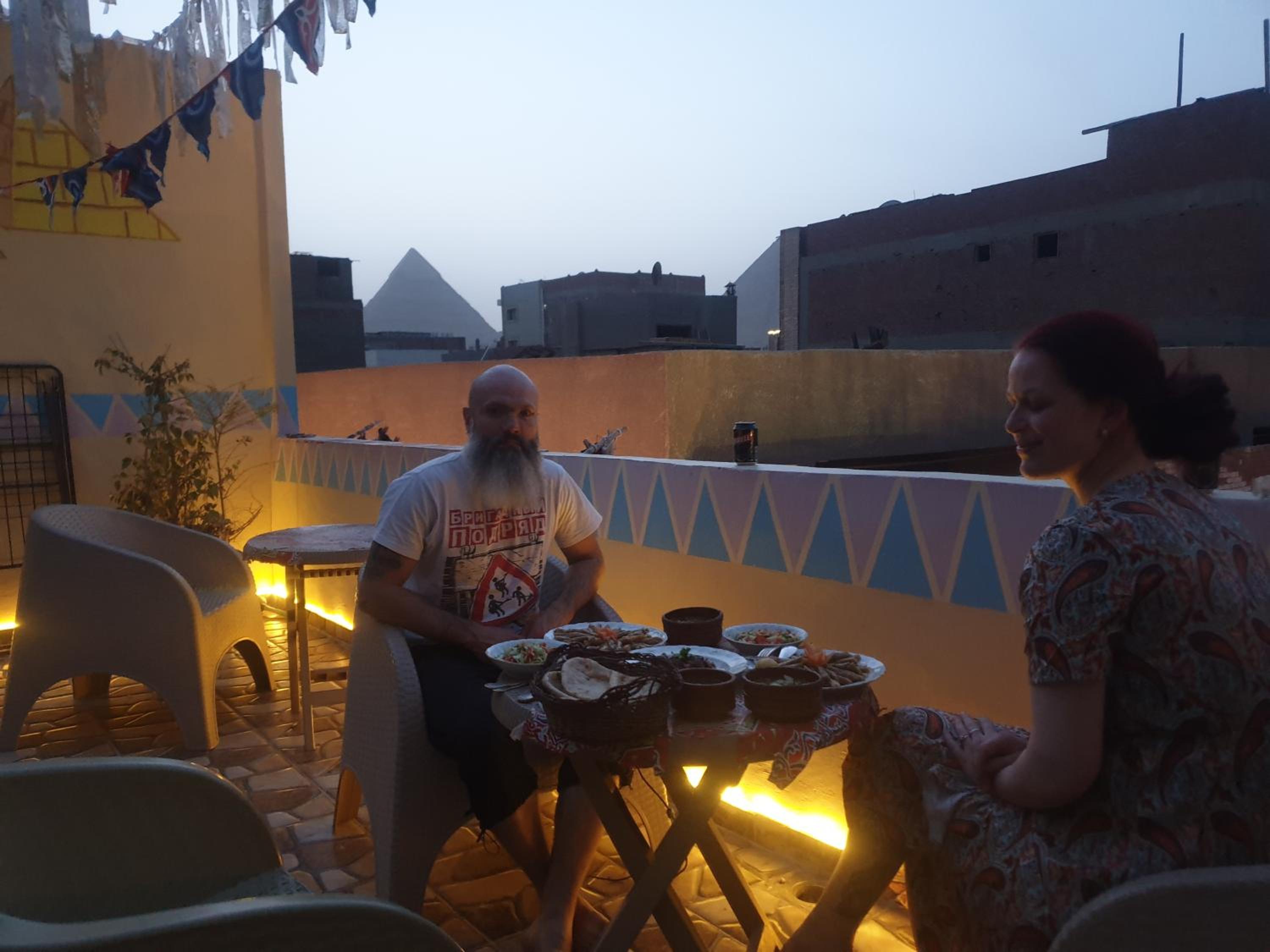 2 Jana Pyramids view inn