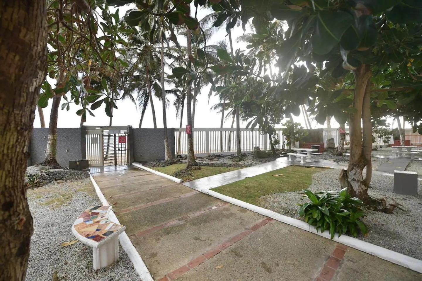 KASA Ocean Breeze - Cabana Studio Apartment BEACHFRONT CONDO POOL - Property Image 3
