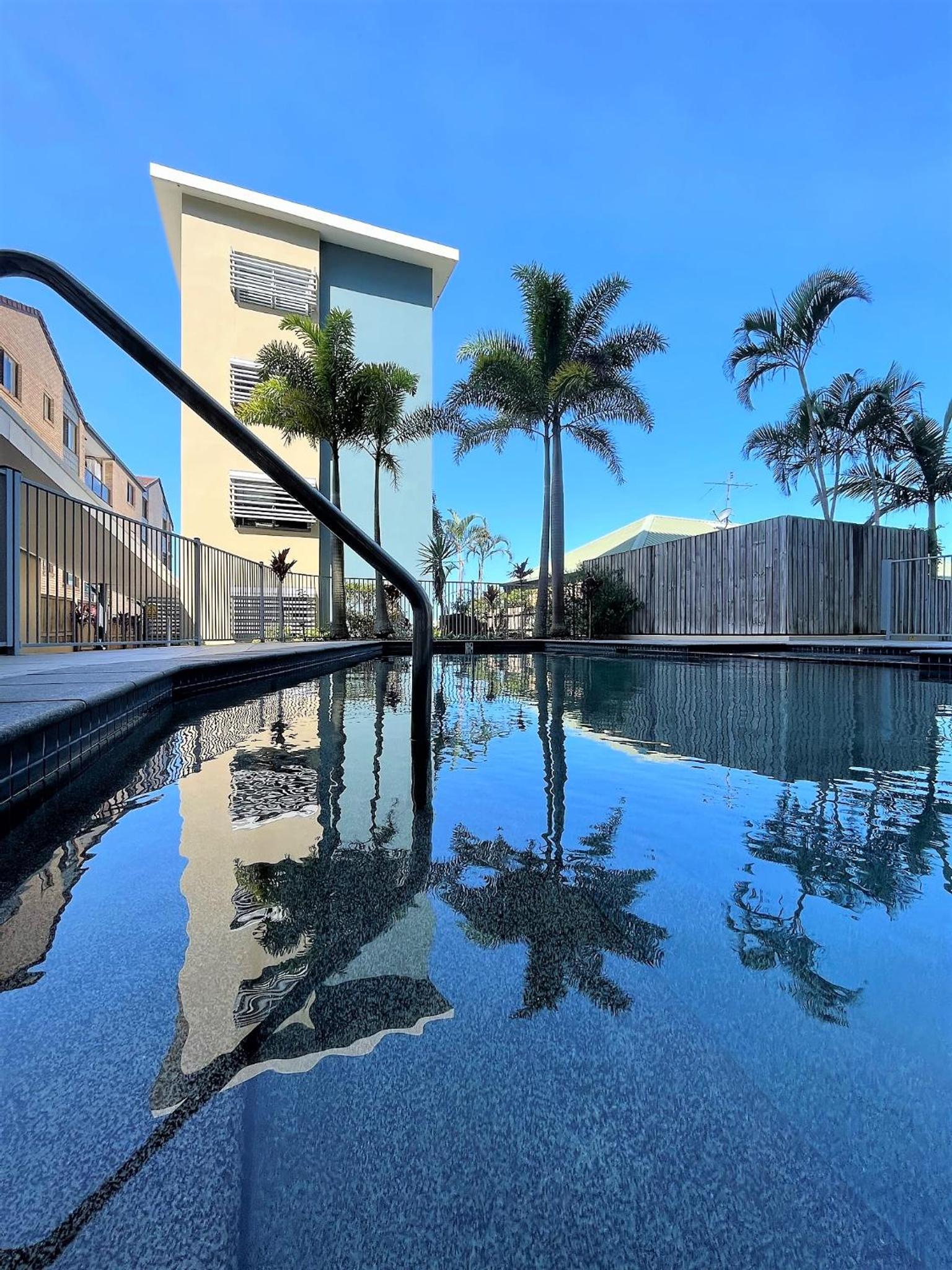 Caloundra Vacations - Central Kings Beach 2 BR APT w Pool and Spa access - Property Image 11
