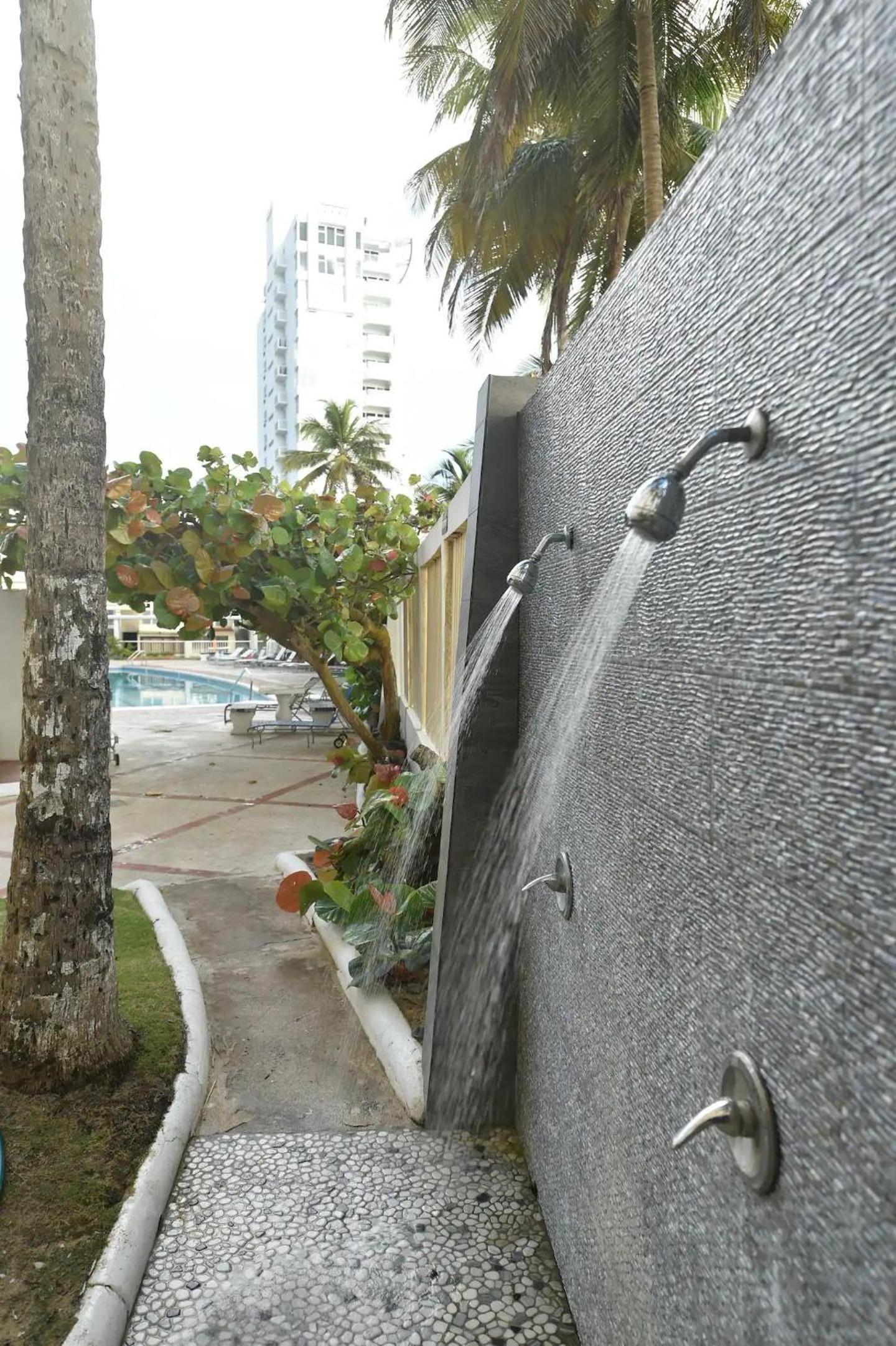 KASA Ocean Breeze - Cabana Studio Apartment BEACHFRONT CONDO POOL - Property Image 15