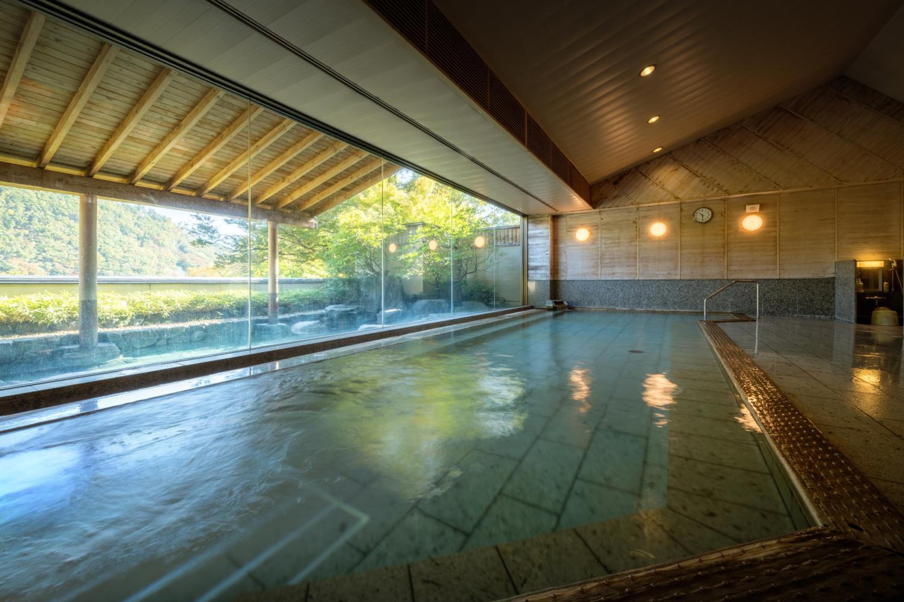 Iizaka Onsen Surikamitei Ohtori