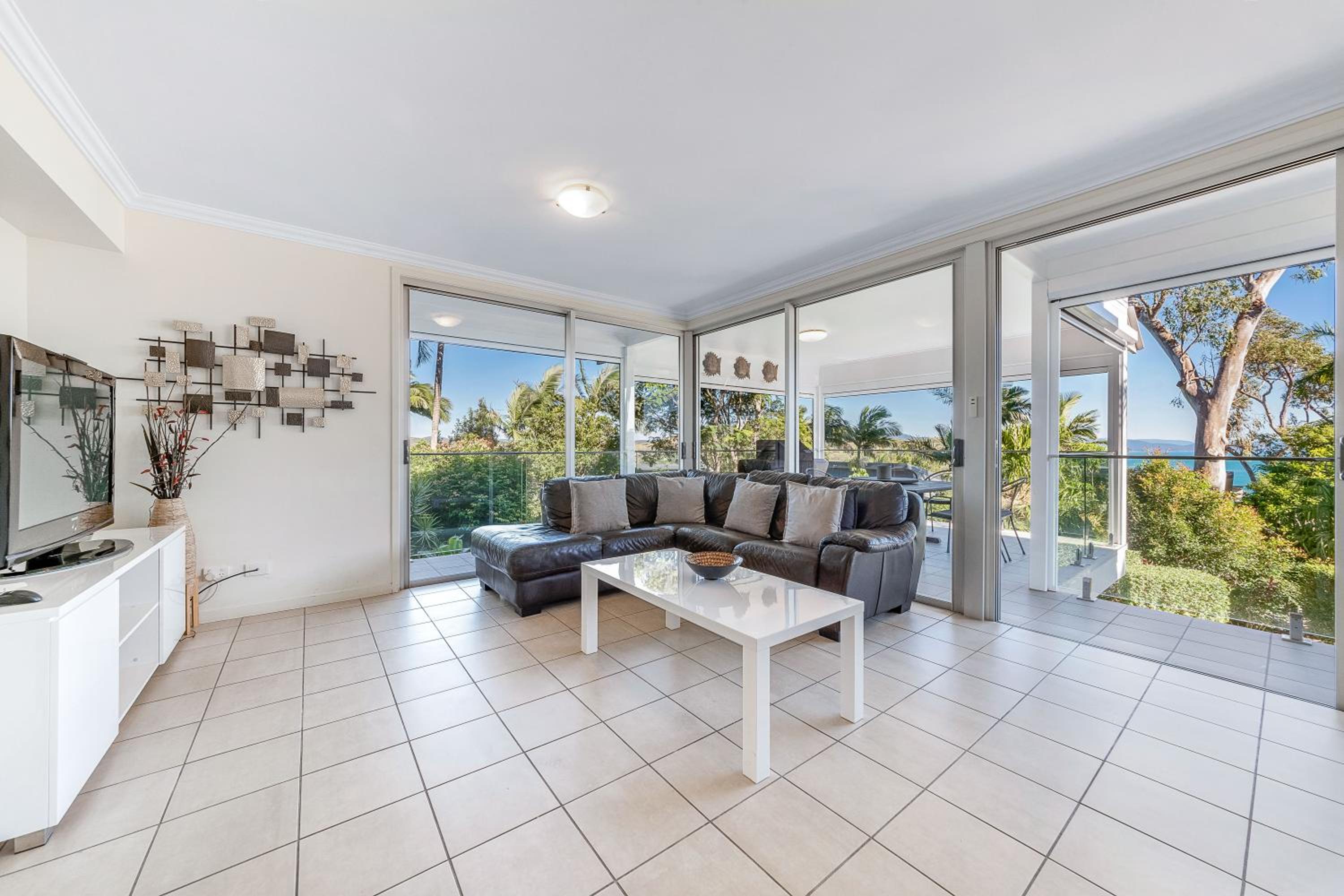 Oasis Apartments on Hamilton Island by HIHA