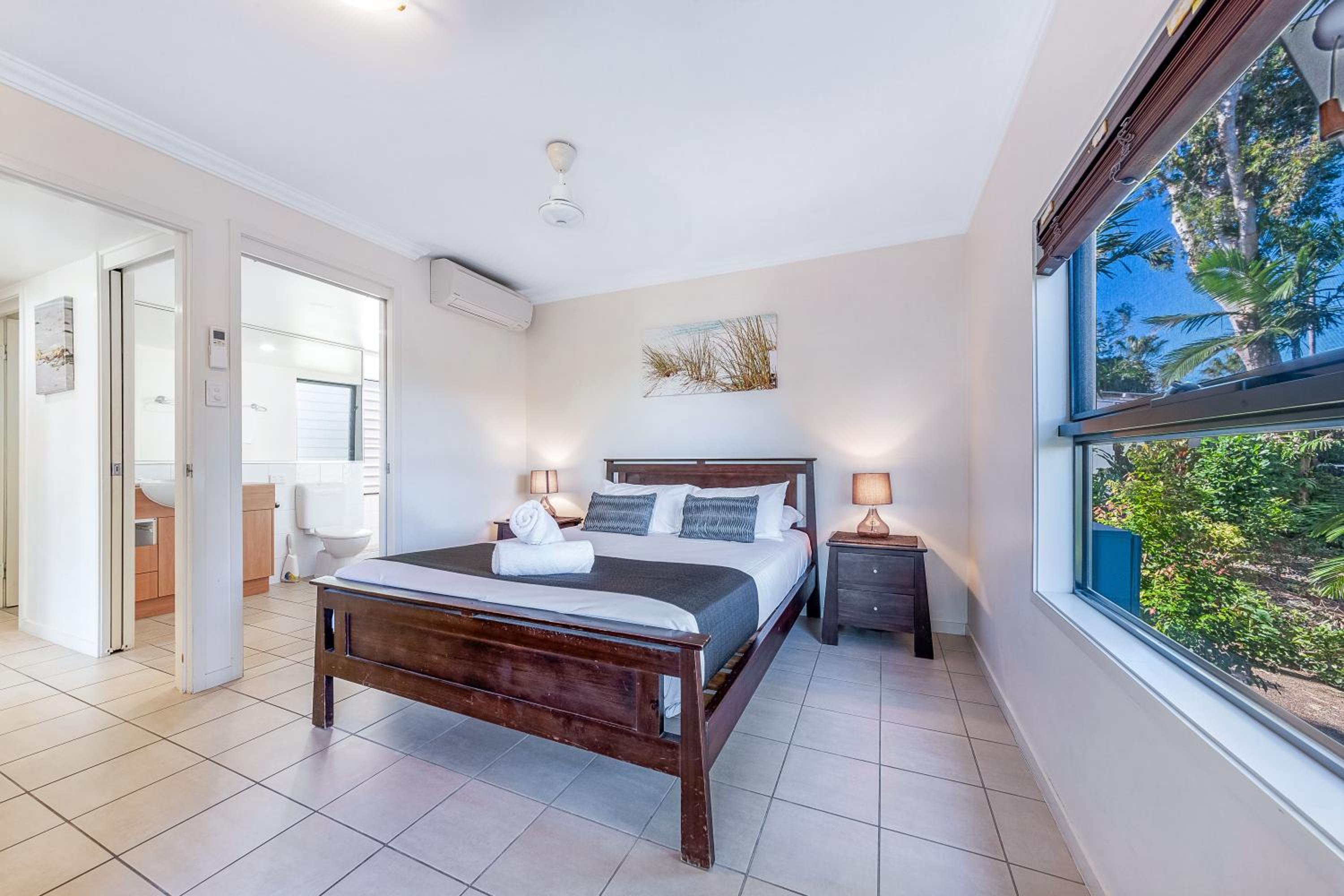 Oasis Apartments on Hamilton Island by HIHA