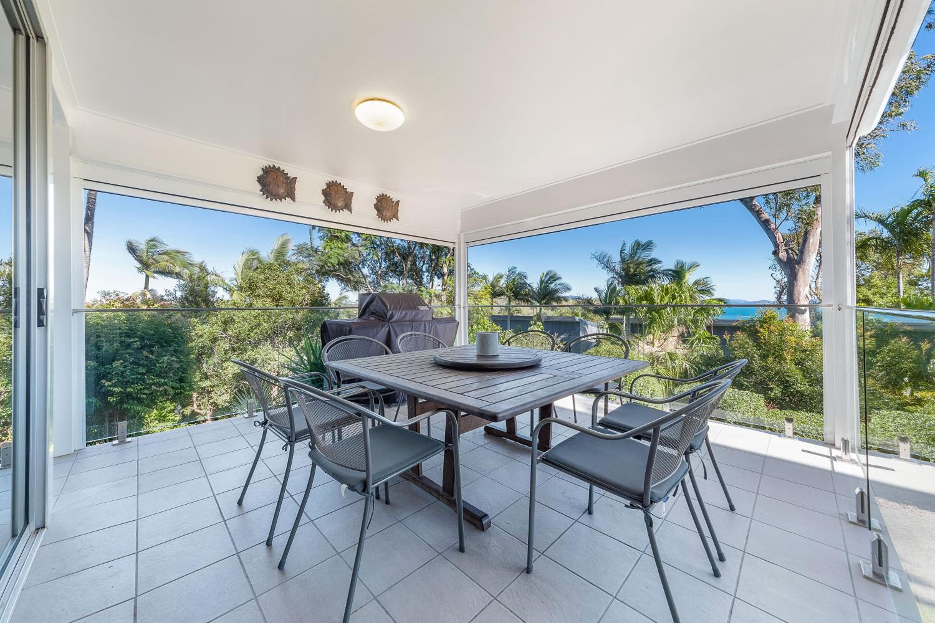 Oasis Apartments on Hamilton Island by HIHA