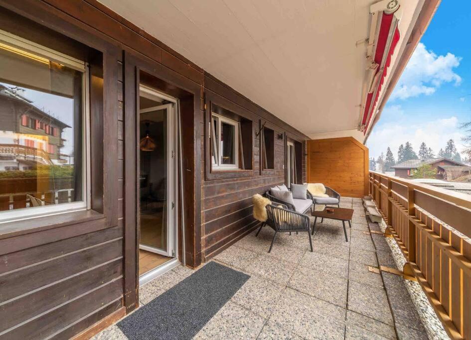 Crans center with fireplace and parking