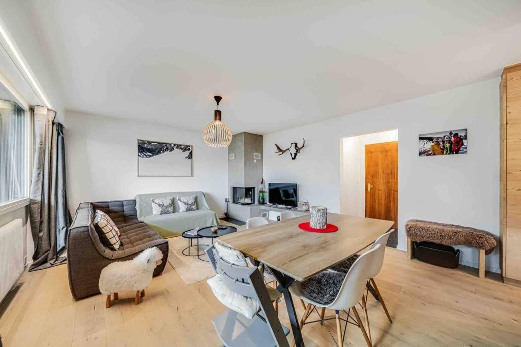Crans center with fireplace and parking
