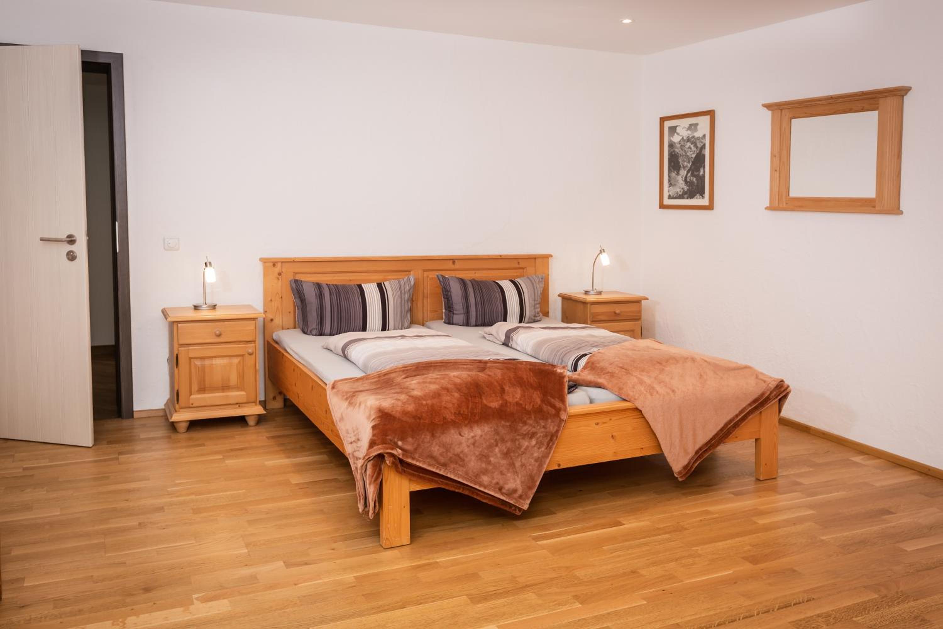 Villa am First