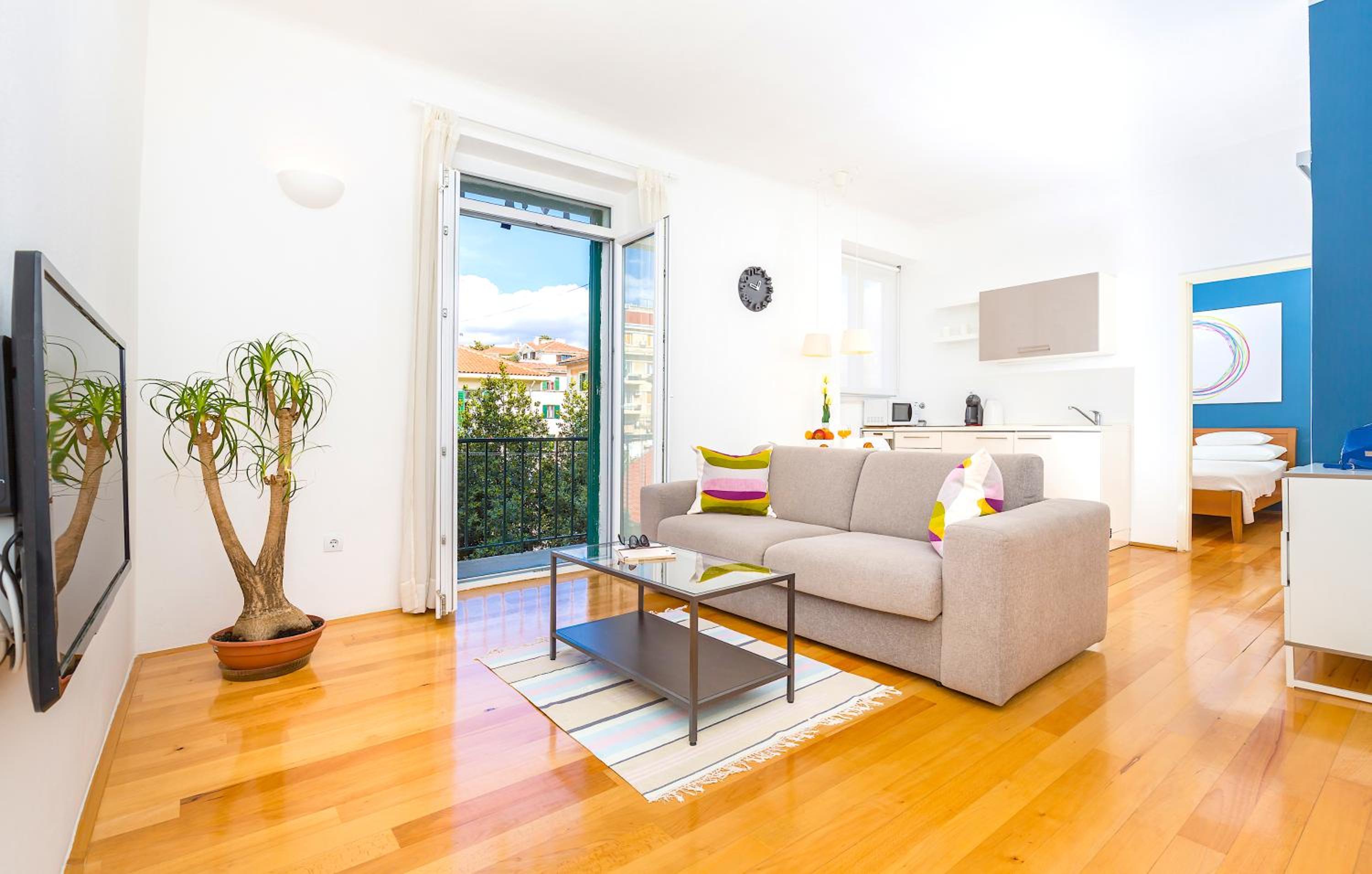 Lux Split Centre Apartments photo 3