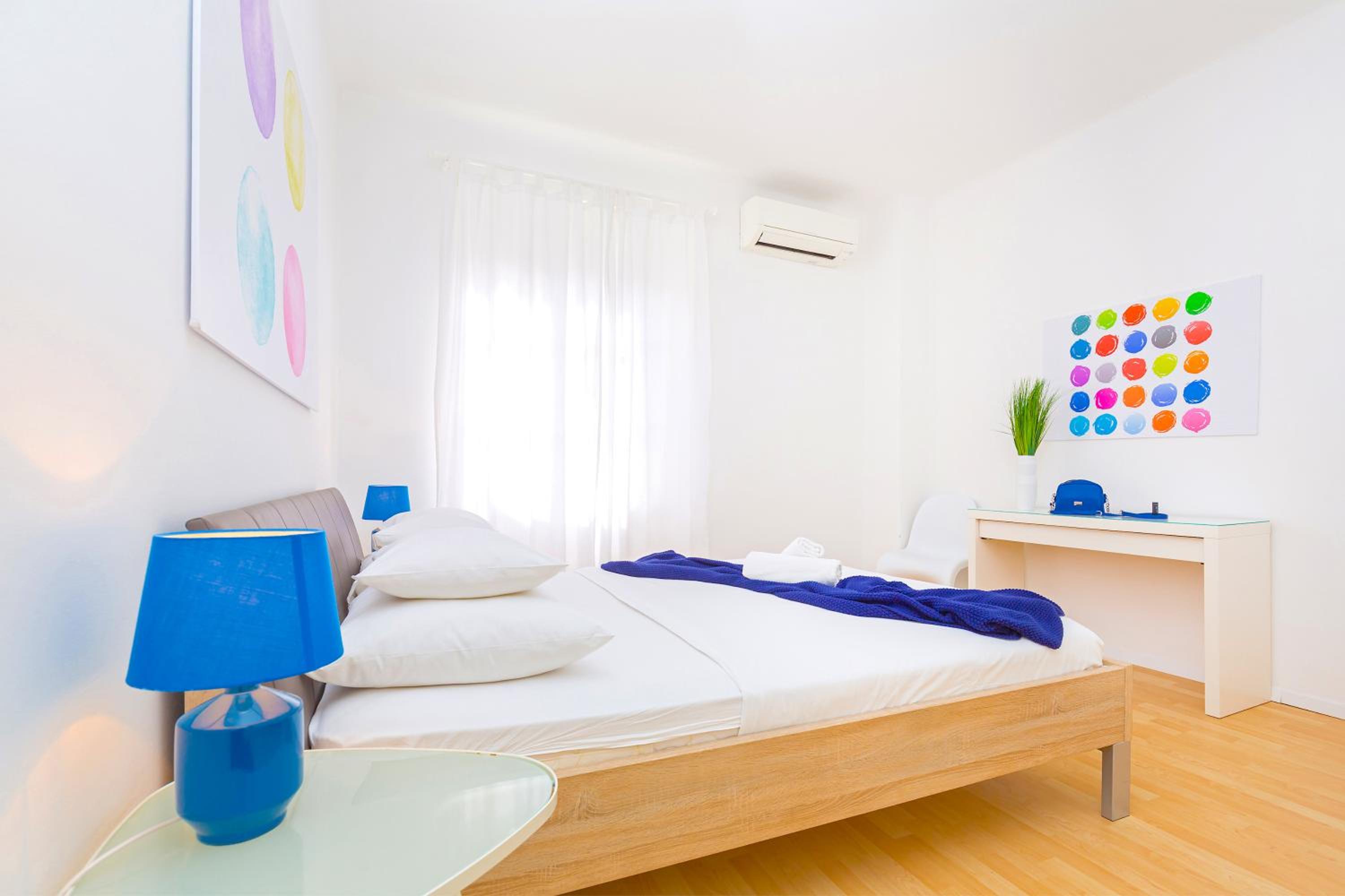 Lux Split Centre Apartments photo 4