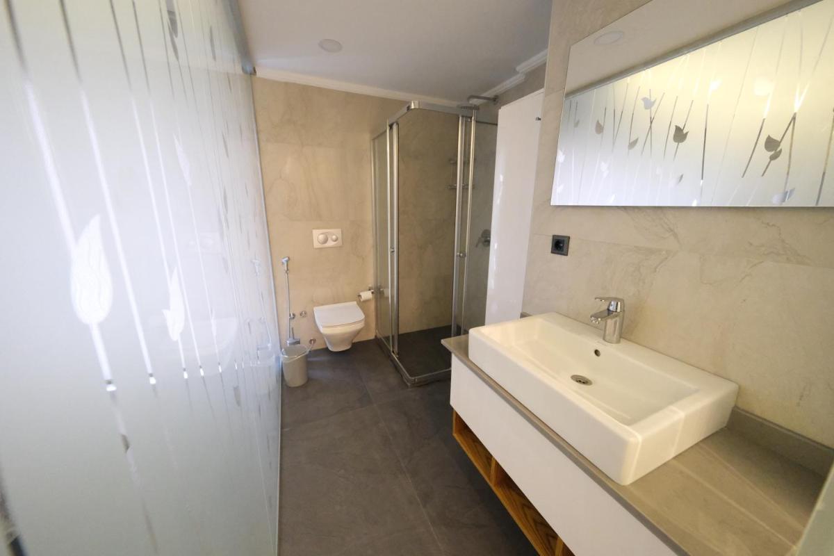 Sky Garden Suites - Image 13