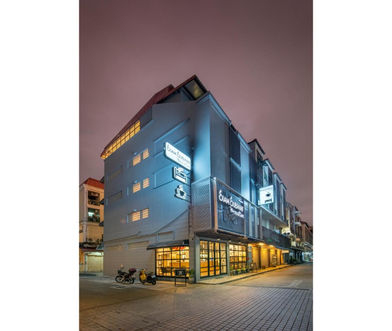 Siam Subway Hostel and Café