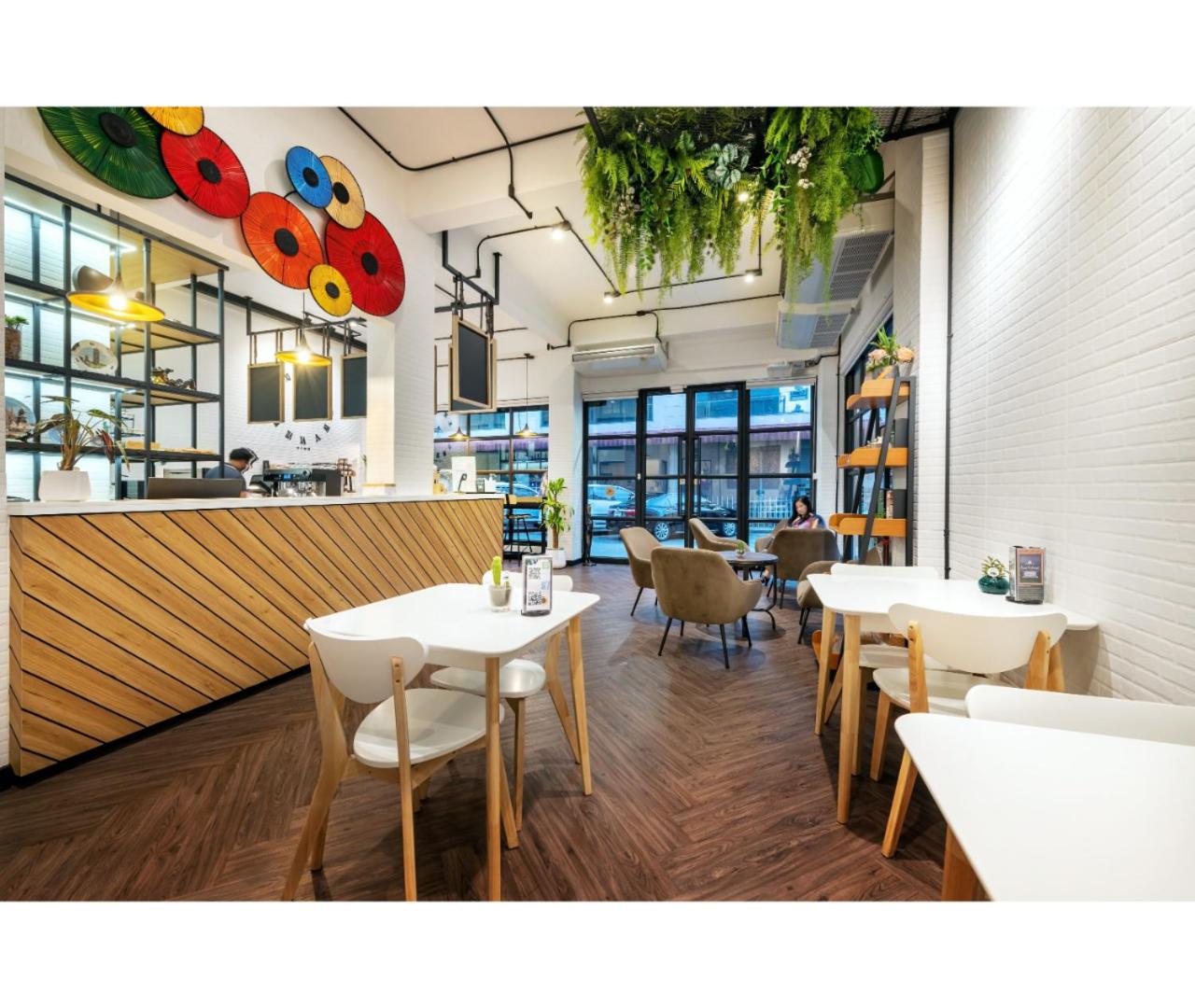 Siam Subway Hostel and Café