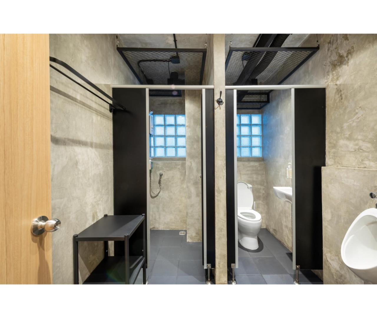 Siam Subway Hostel and Café